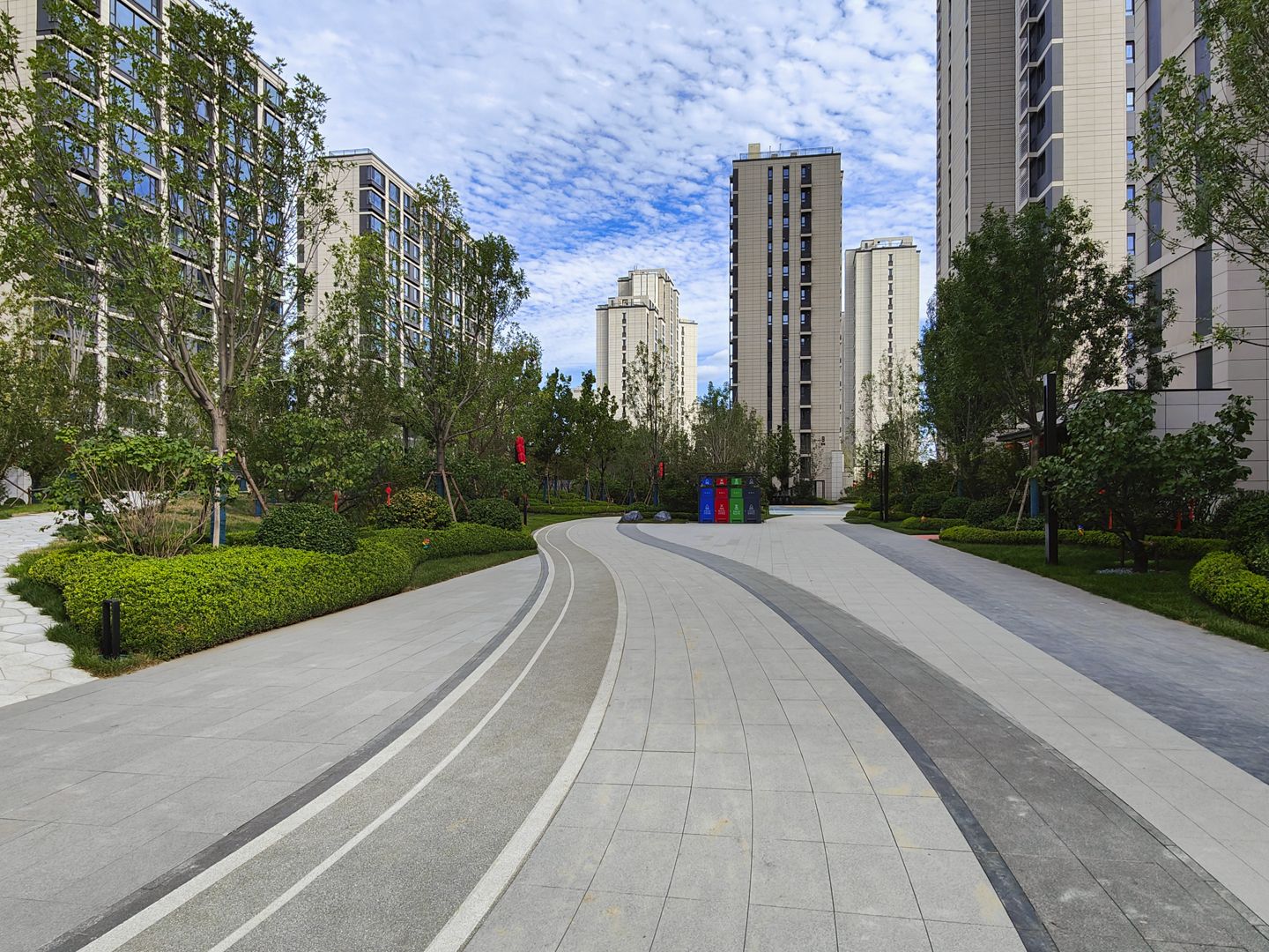 保利锦上 environment