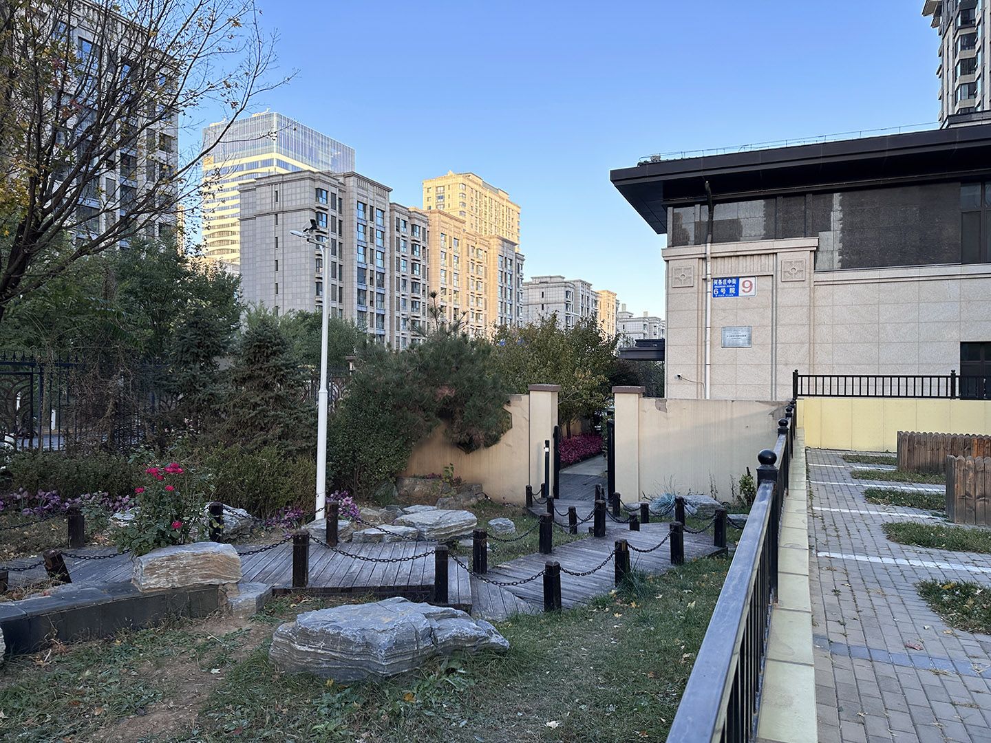 北京城建·龙樾西山 environment