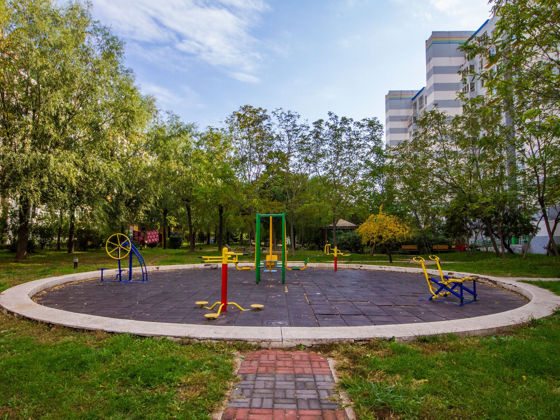 北京青年城 environment