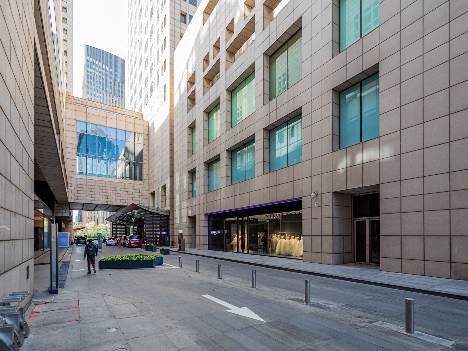 北京银泰中心 environment