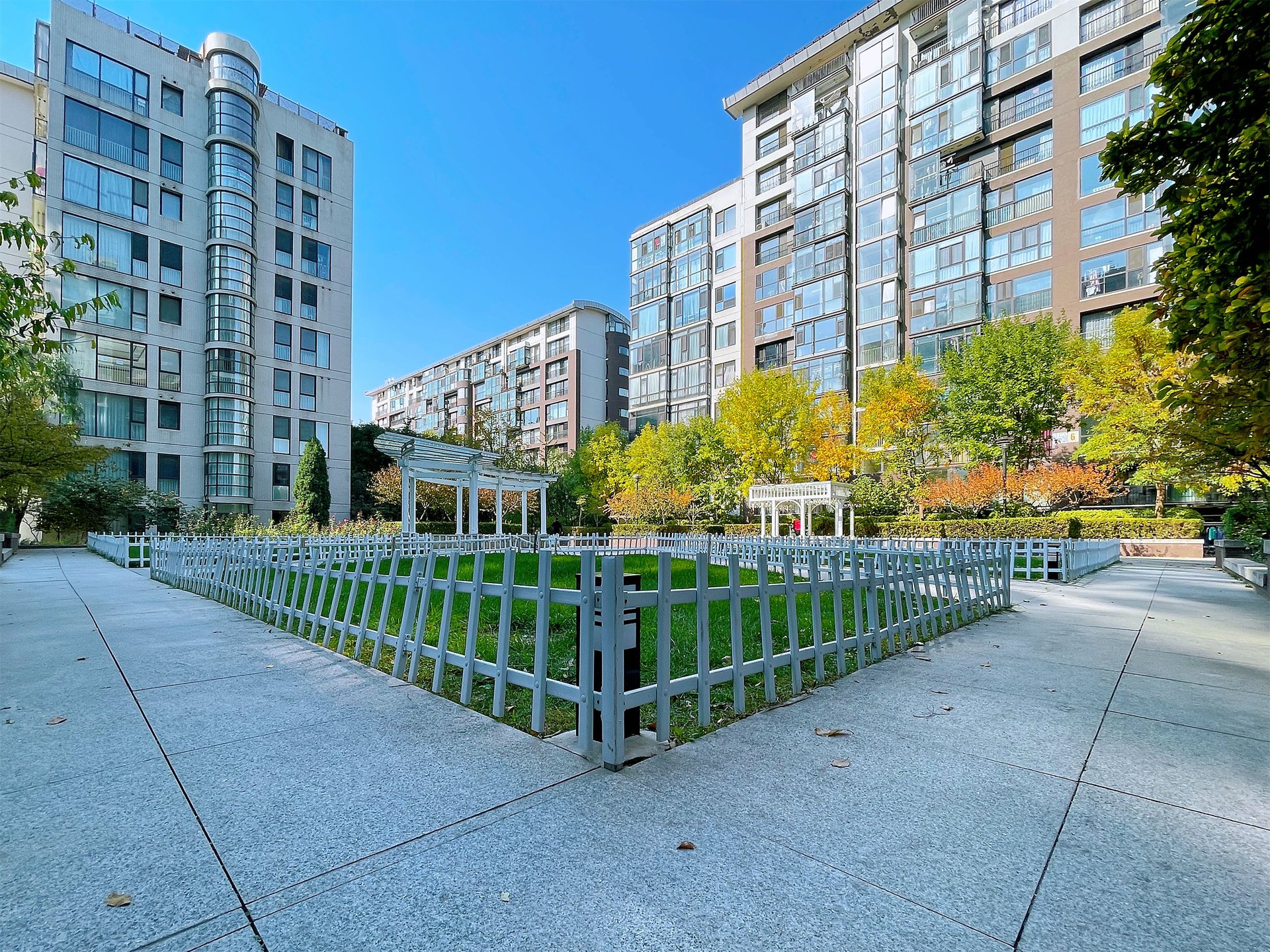 本家润园一期 environment