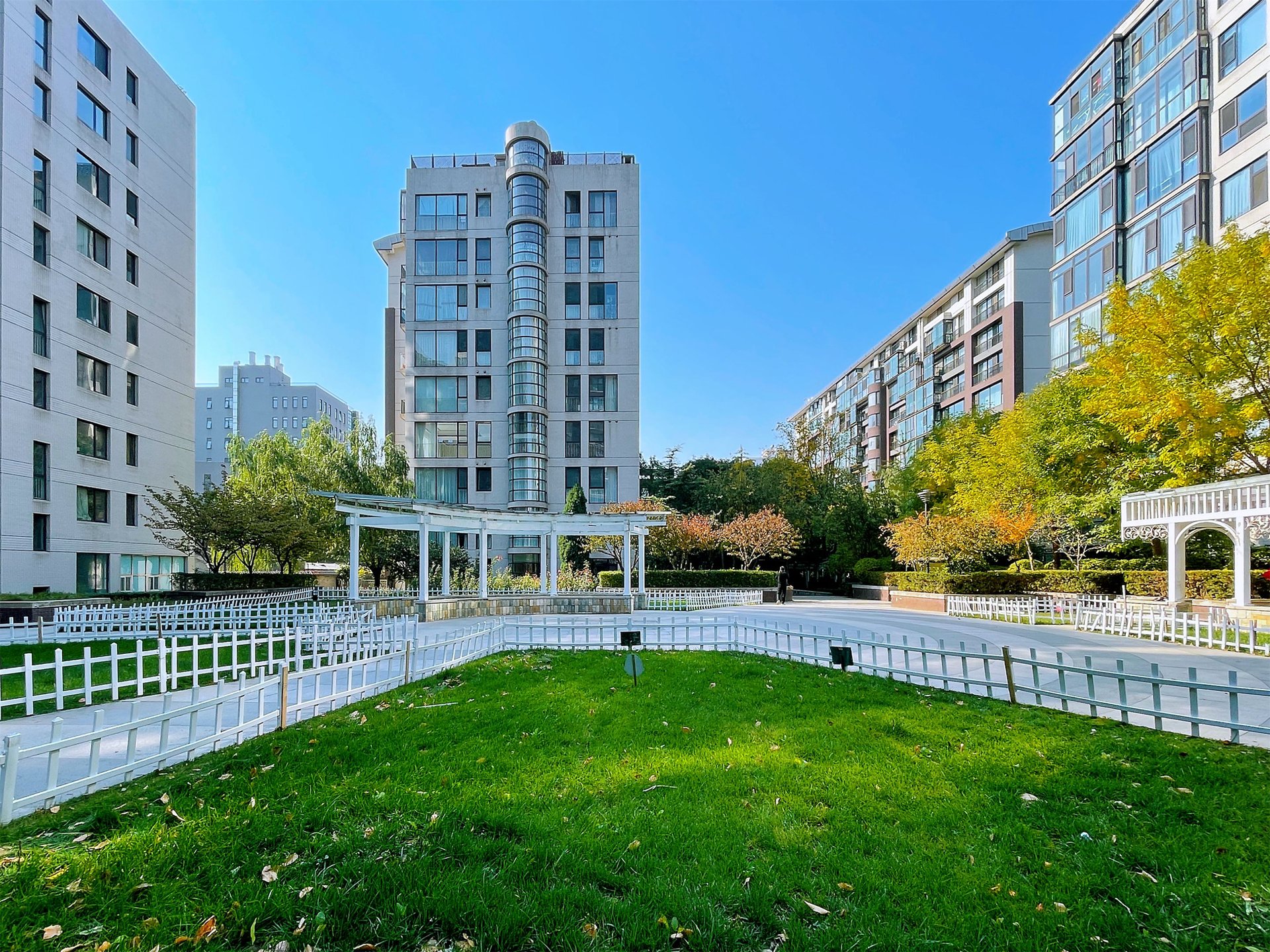 本家润园一期 environment