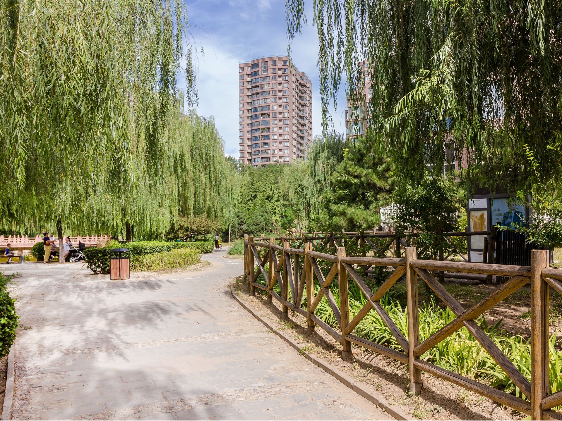 大西洋新城F区 environment