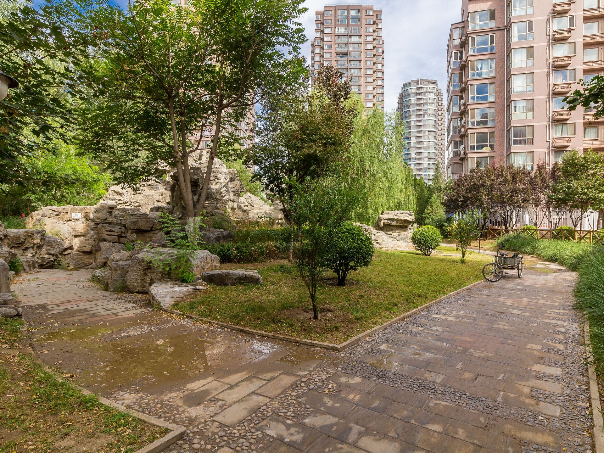 大西洋新城F区 environment