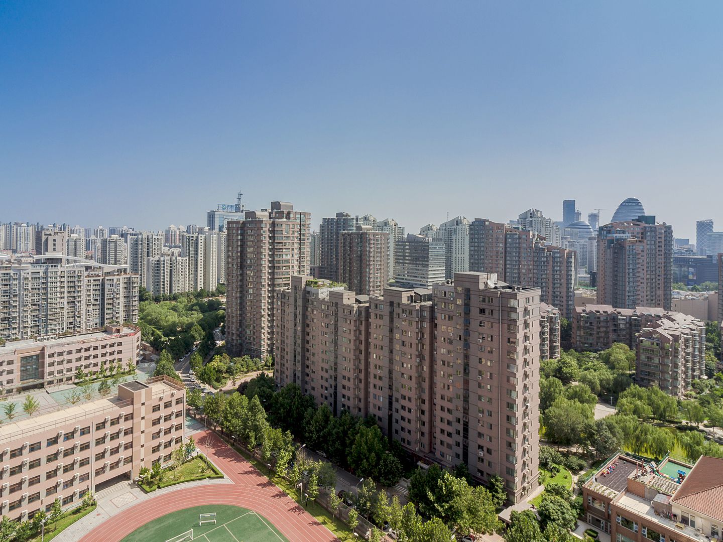 大西洋新城F区 environment