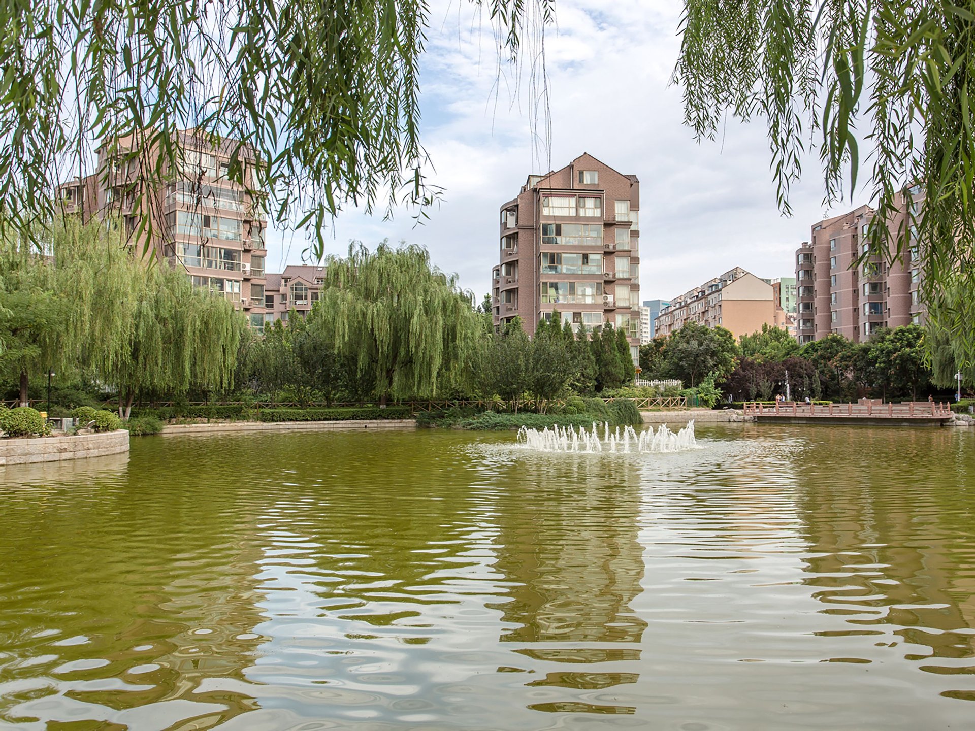 大西洋新城F区 environment