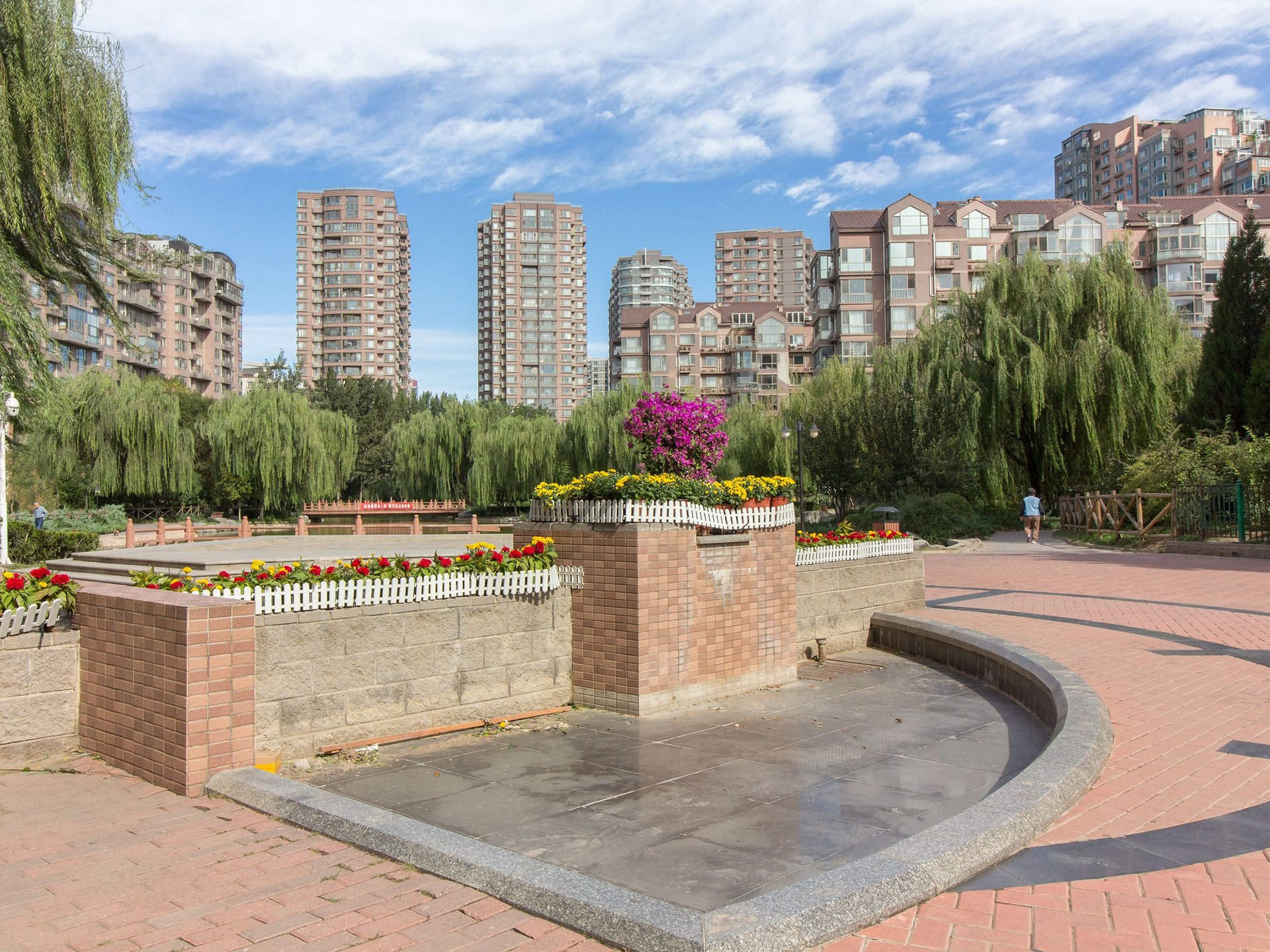 大西洋新城F区 environment