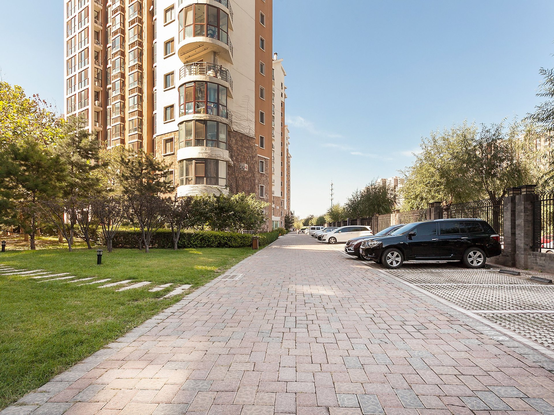 顶秀青溪 environment