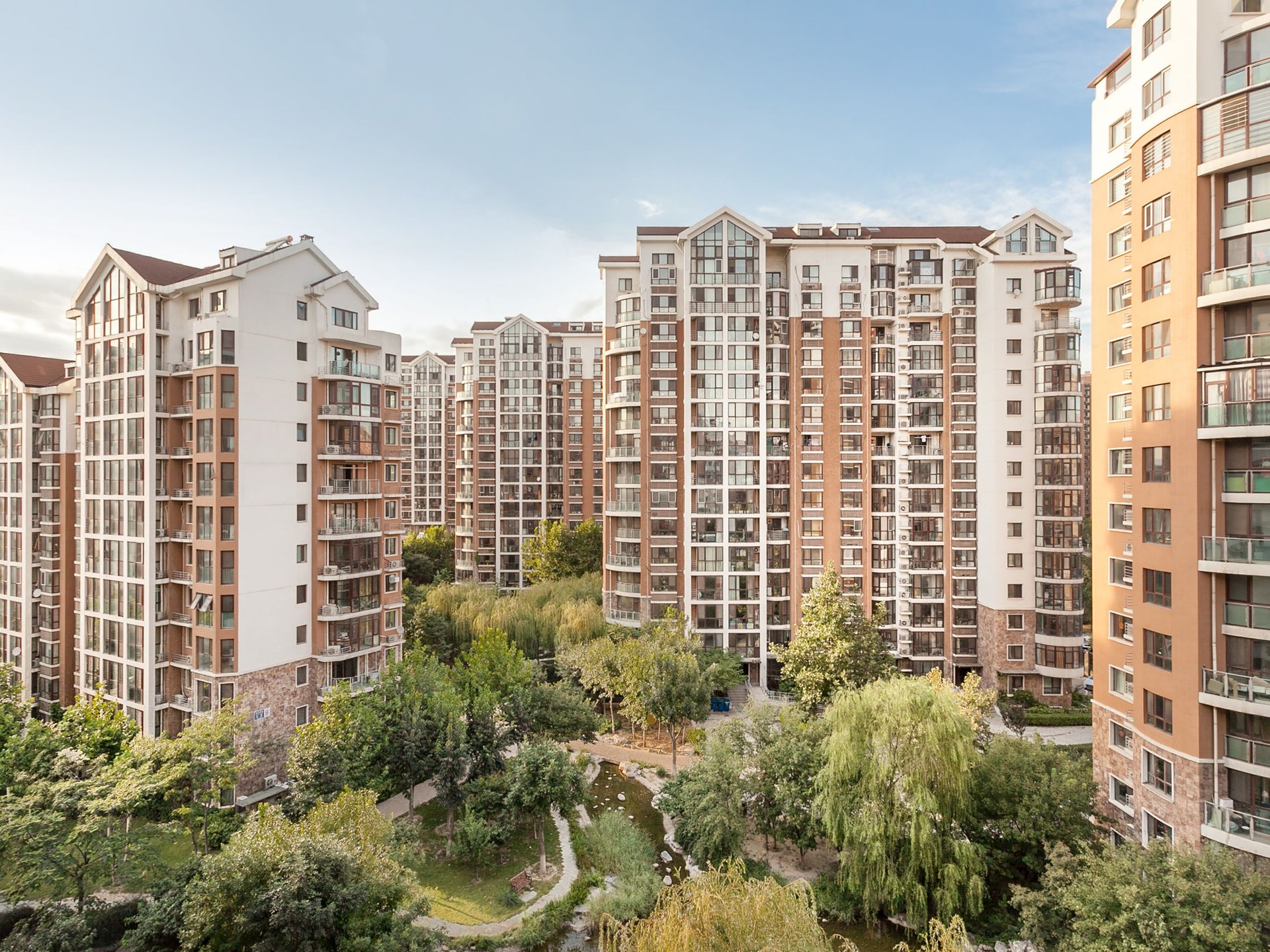 顶秀青溪 environment