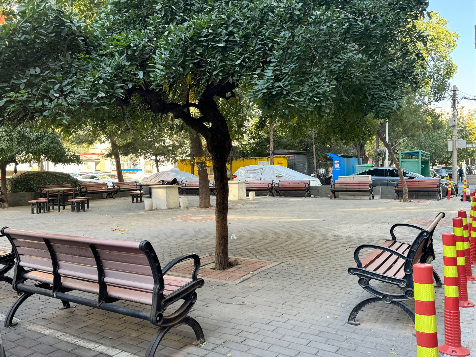 东三亲家坟 environment