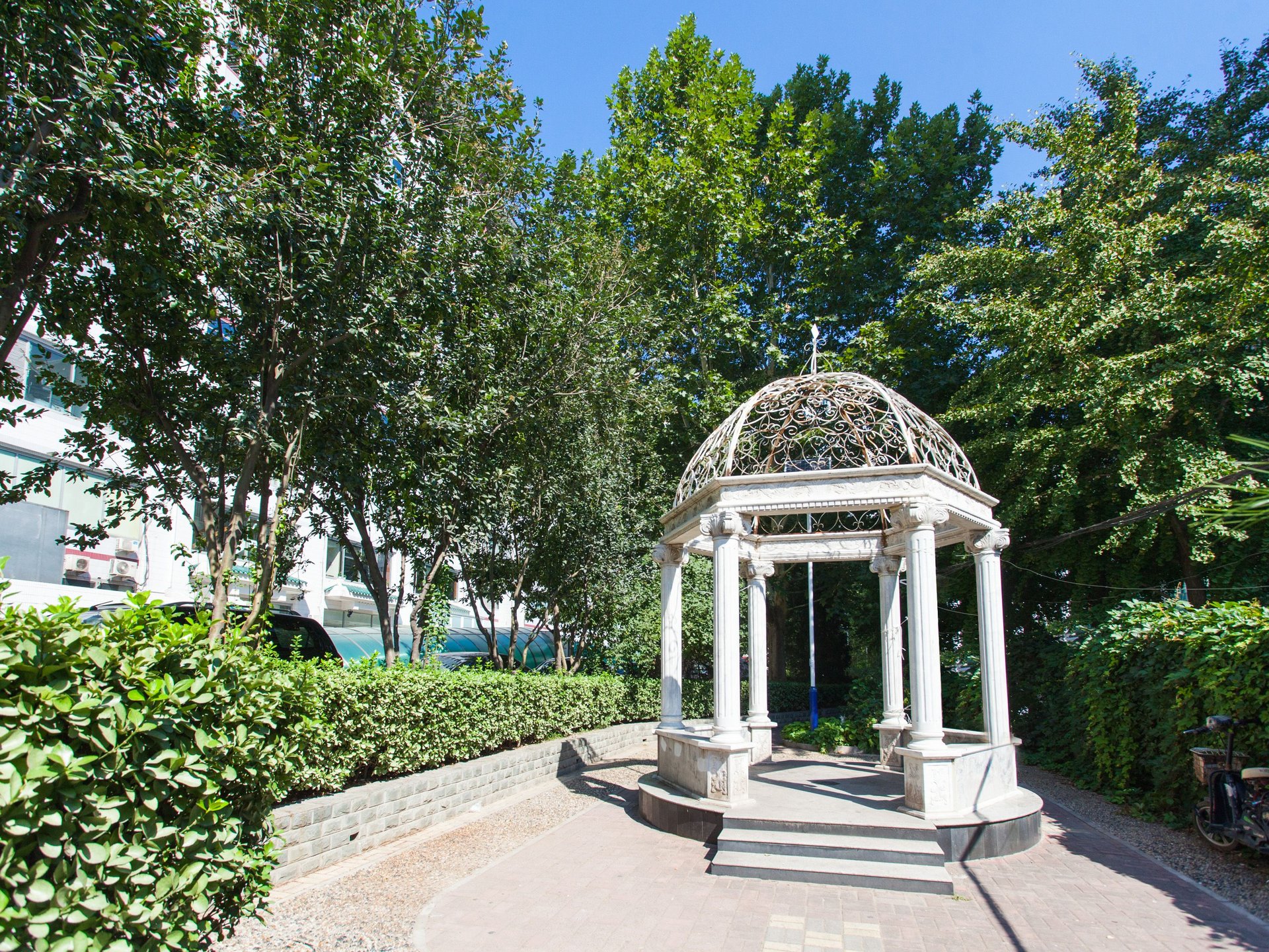 东直门南大街 environment