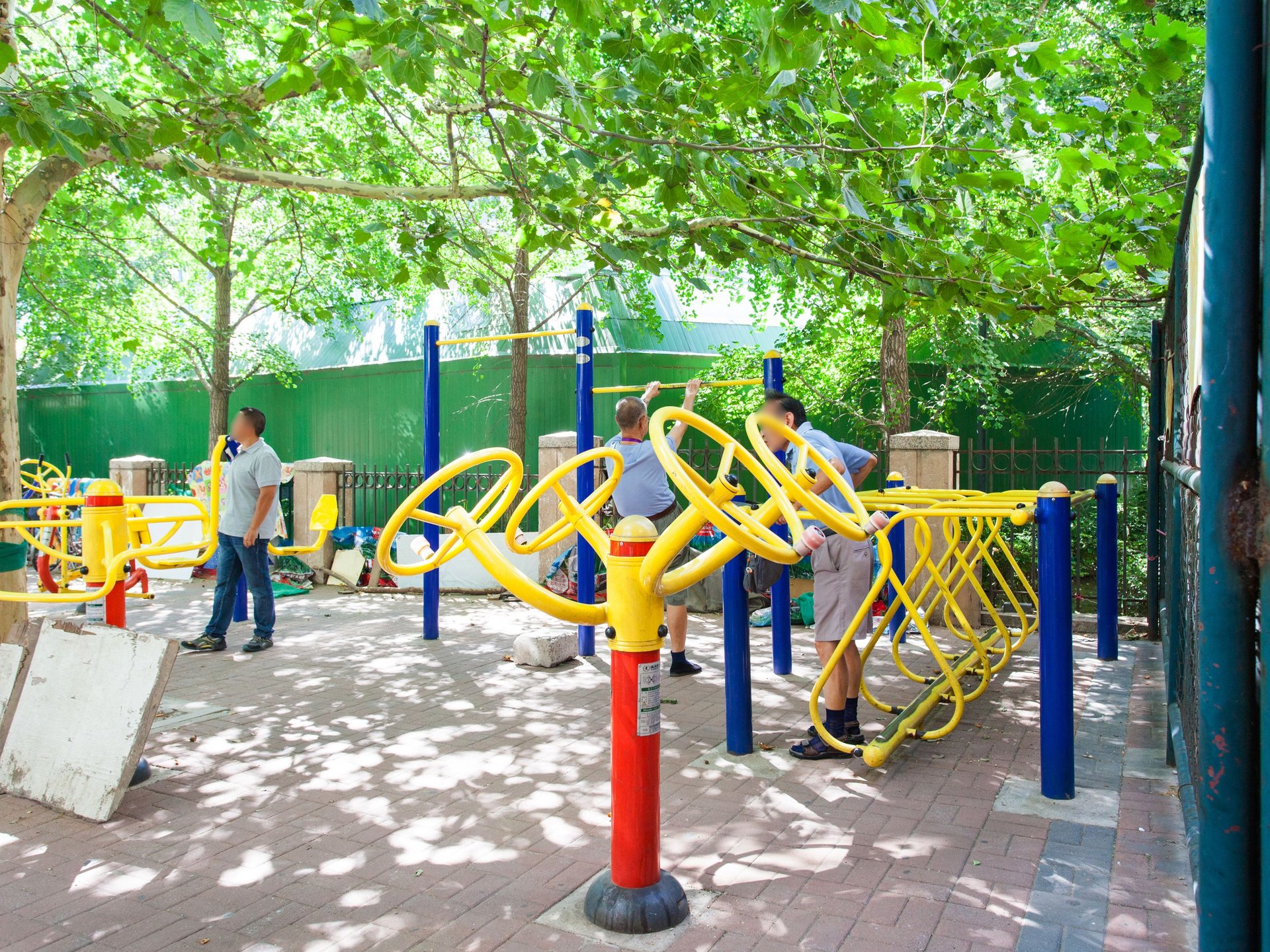 东直门南大街 environment