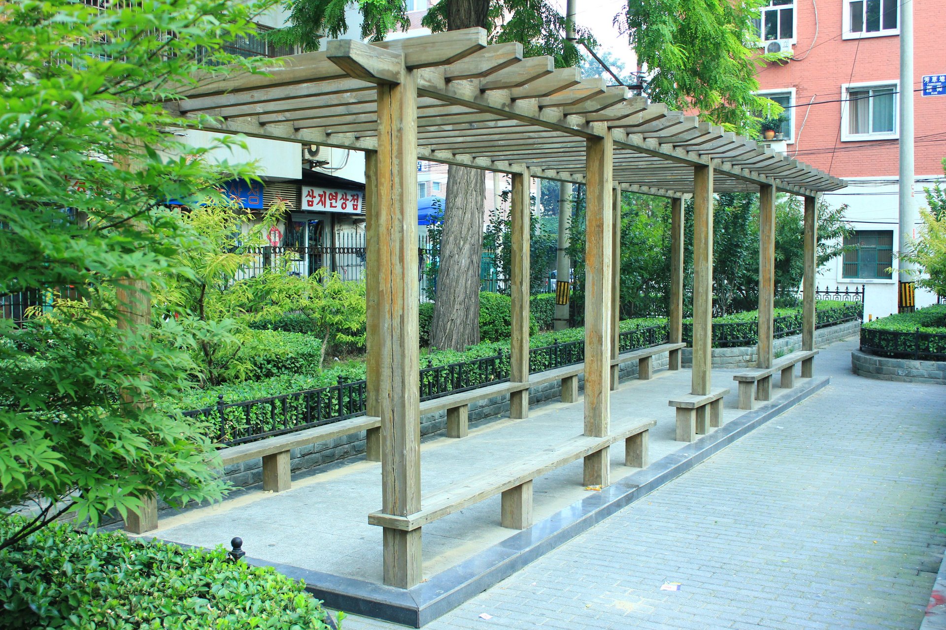 芳草地西街 environment