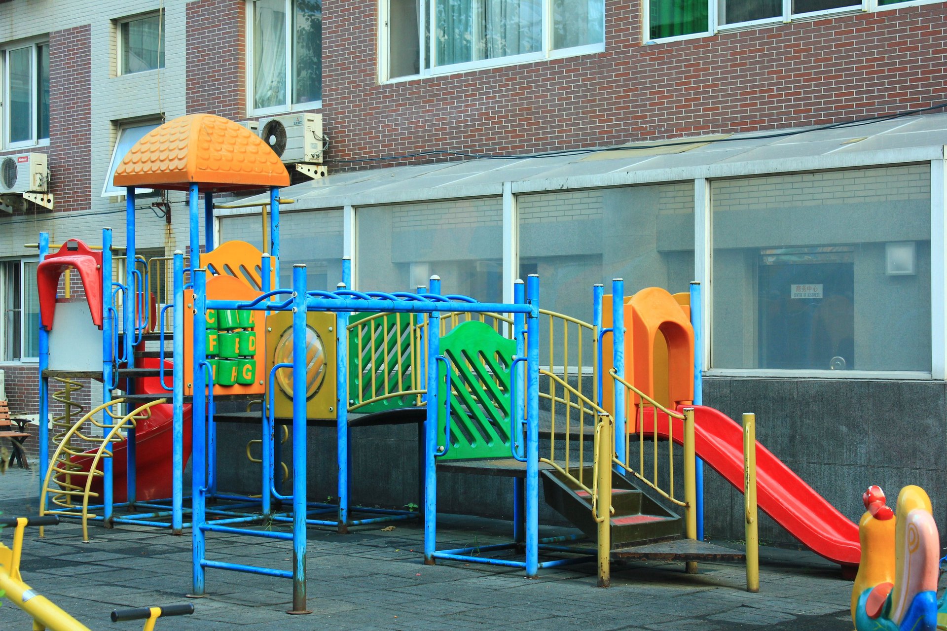 芳草地西街 environment