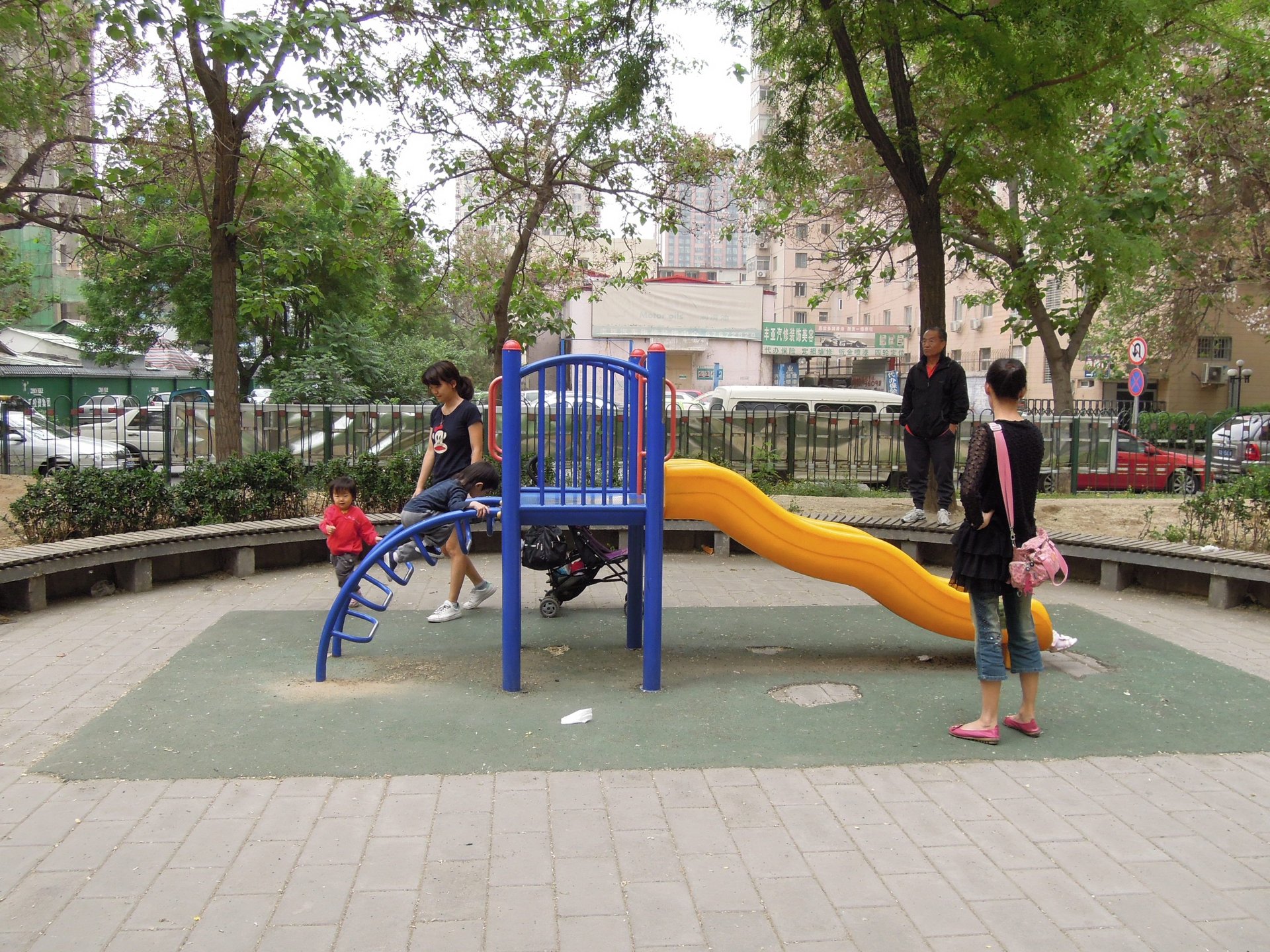 芳群园一区 environment