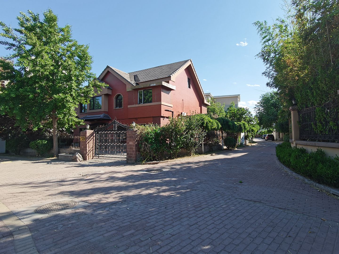 枫露皇苑 environment