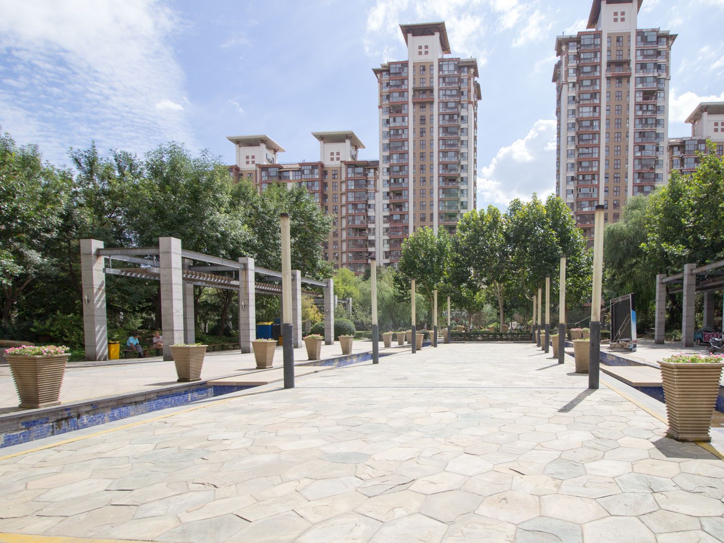 富力又一城C区 environment