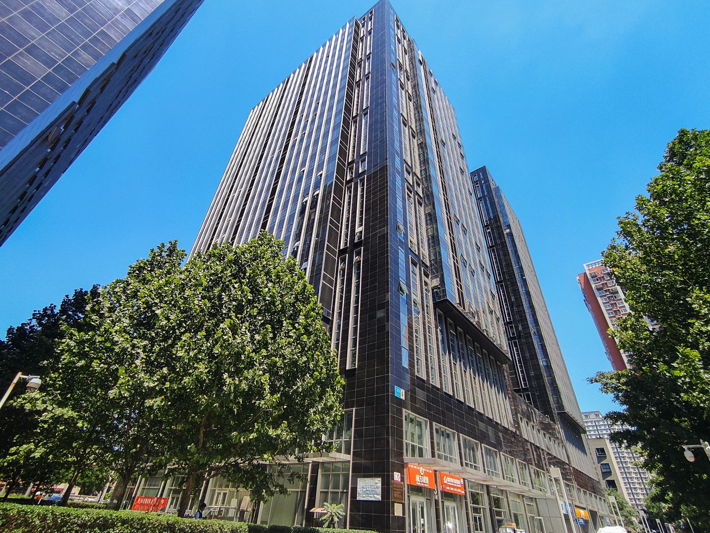 冠城名敦道A区 environment