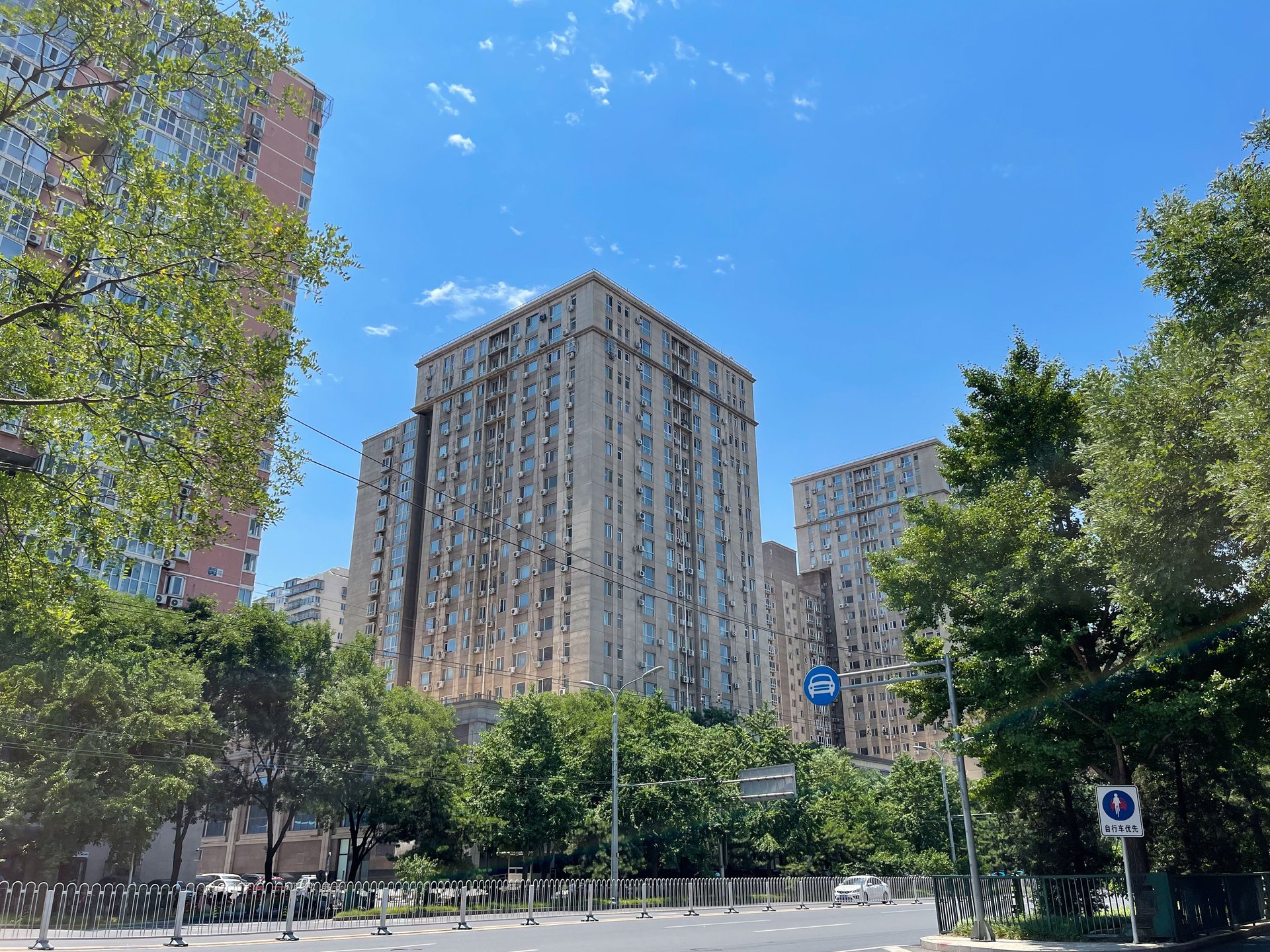 广安门内大街 environment