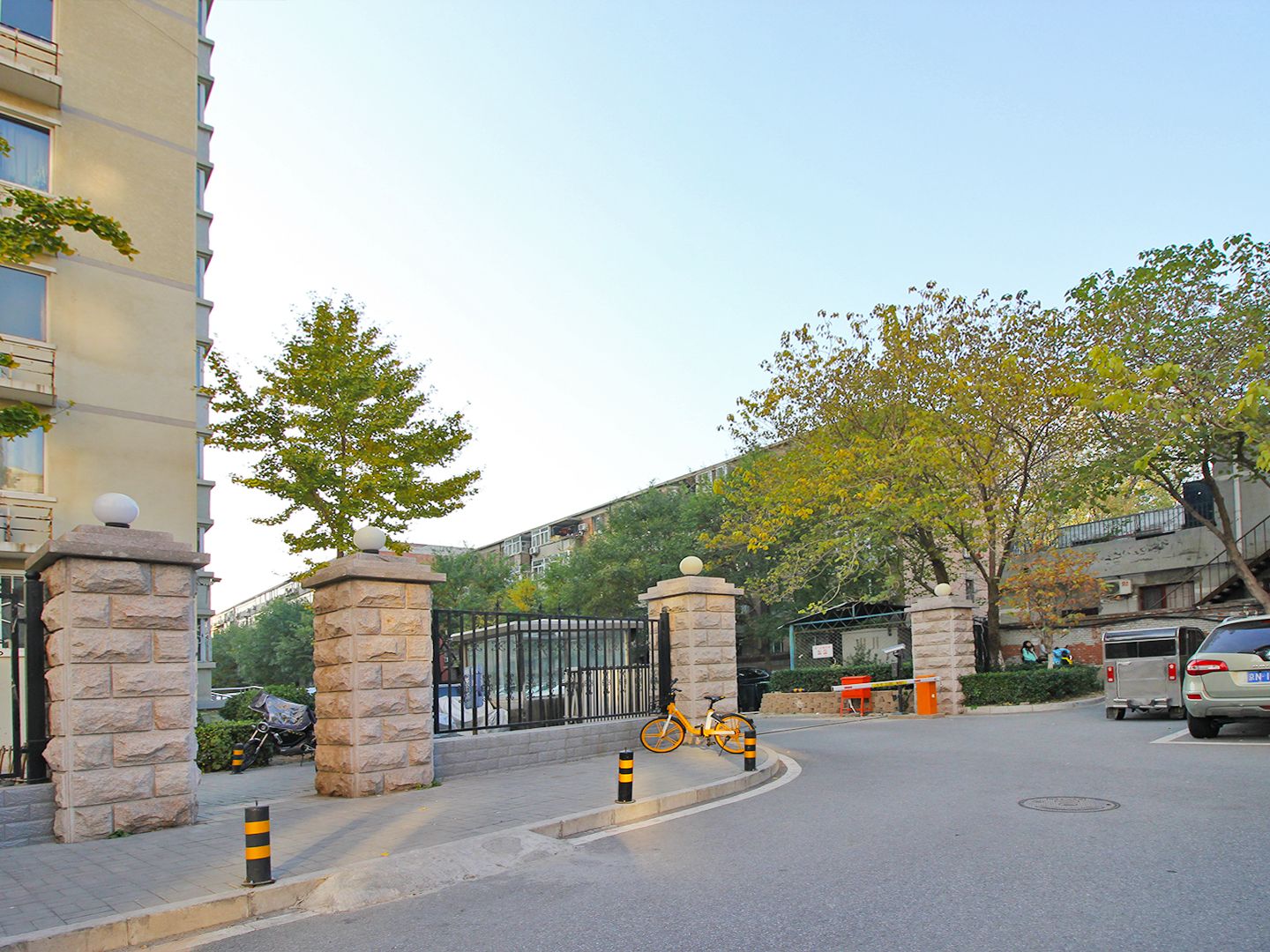 和平里中街3号院 environment