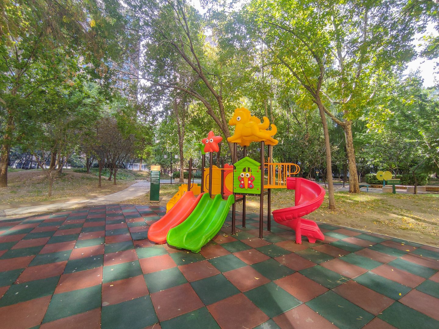 合生国际花园 environment