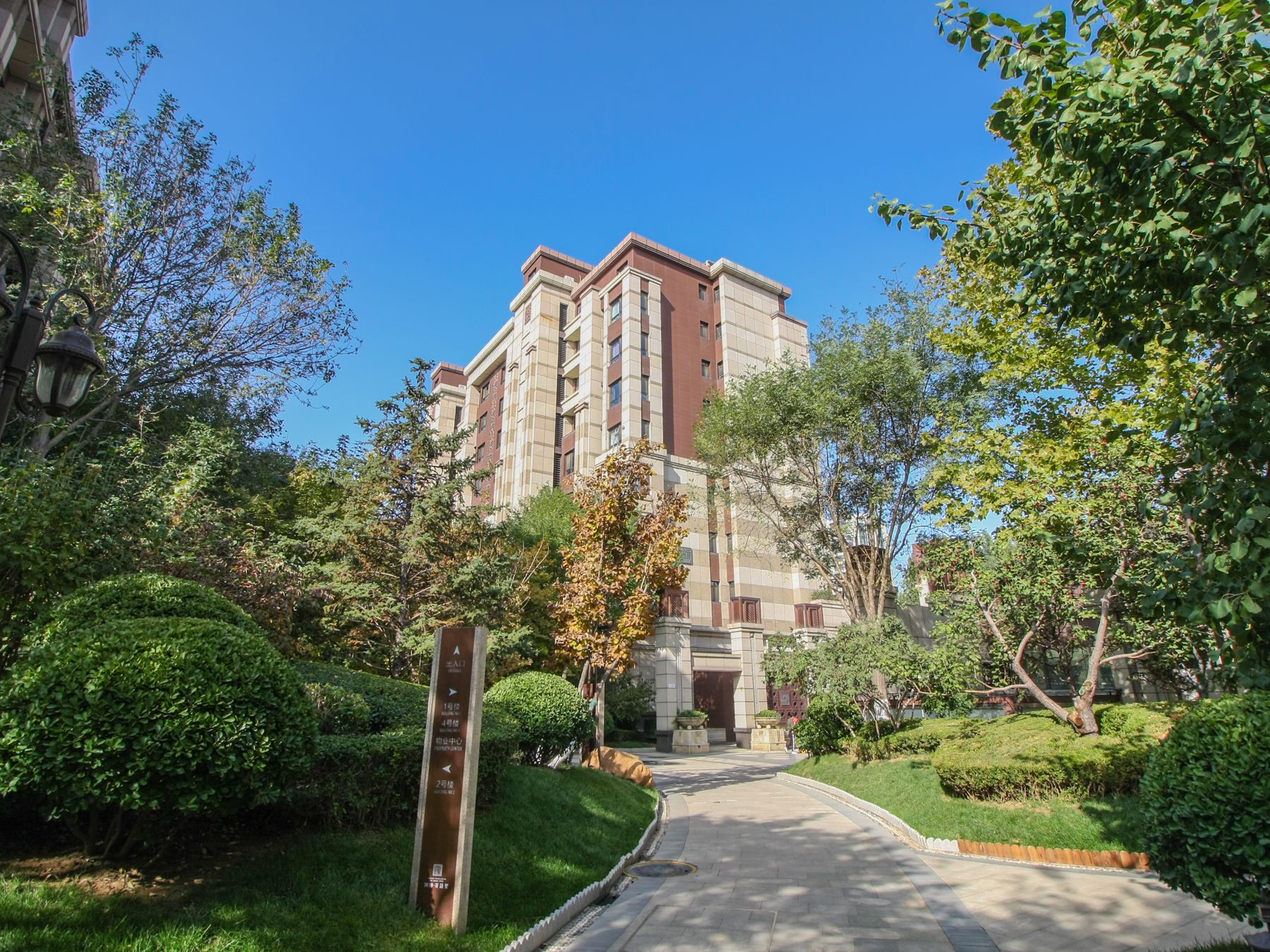 鸿坤花语墅 environment