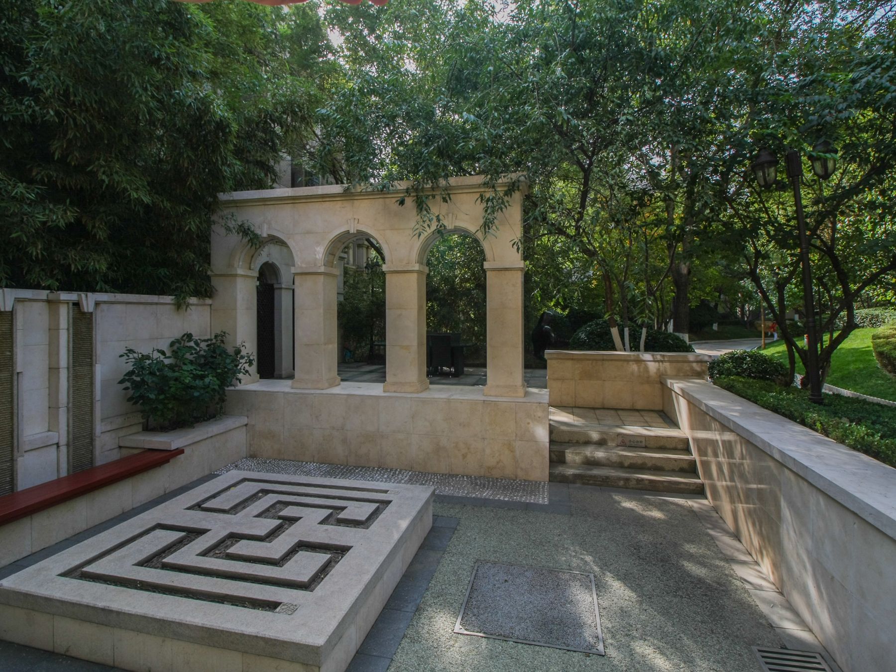 鸿坤花语墅 environment