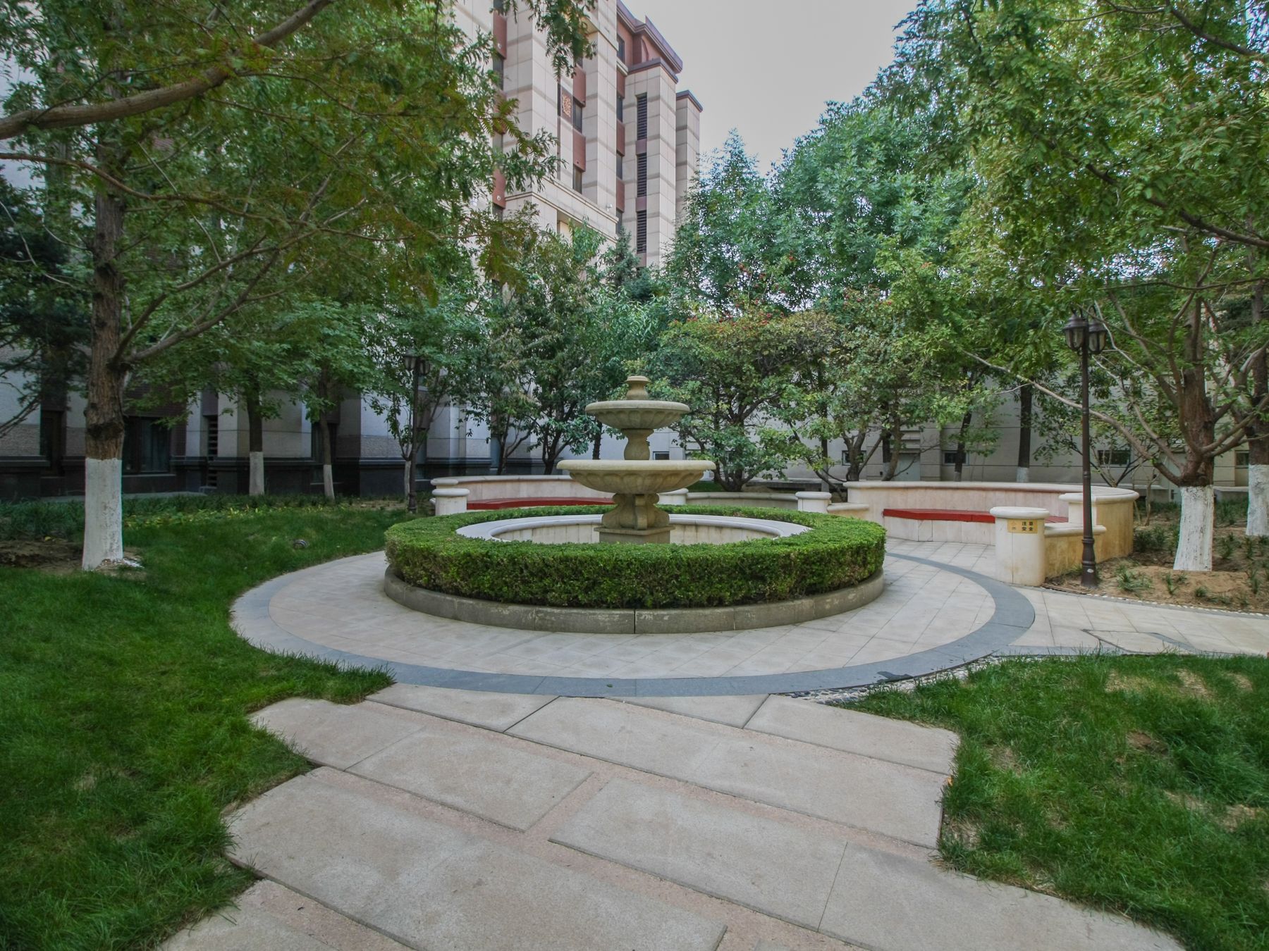 鸿坤花语墅 environment