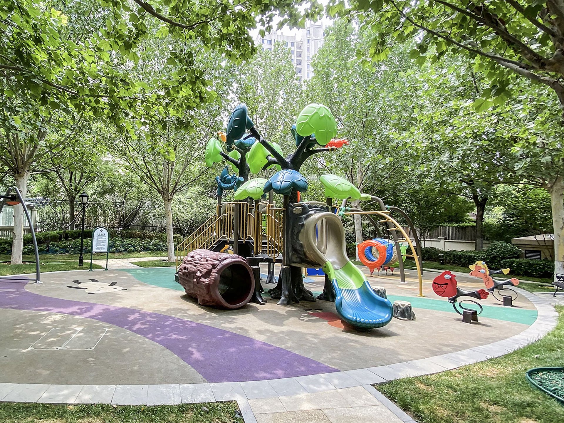 鸿坤林语墅 environment