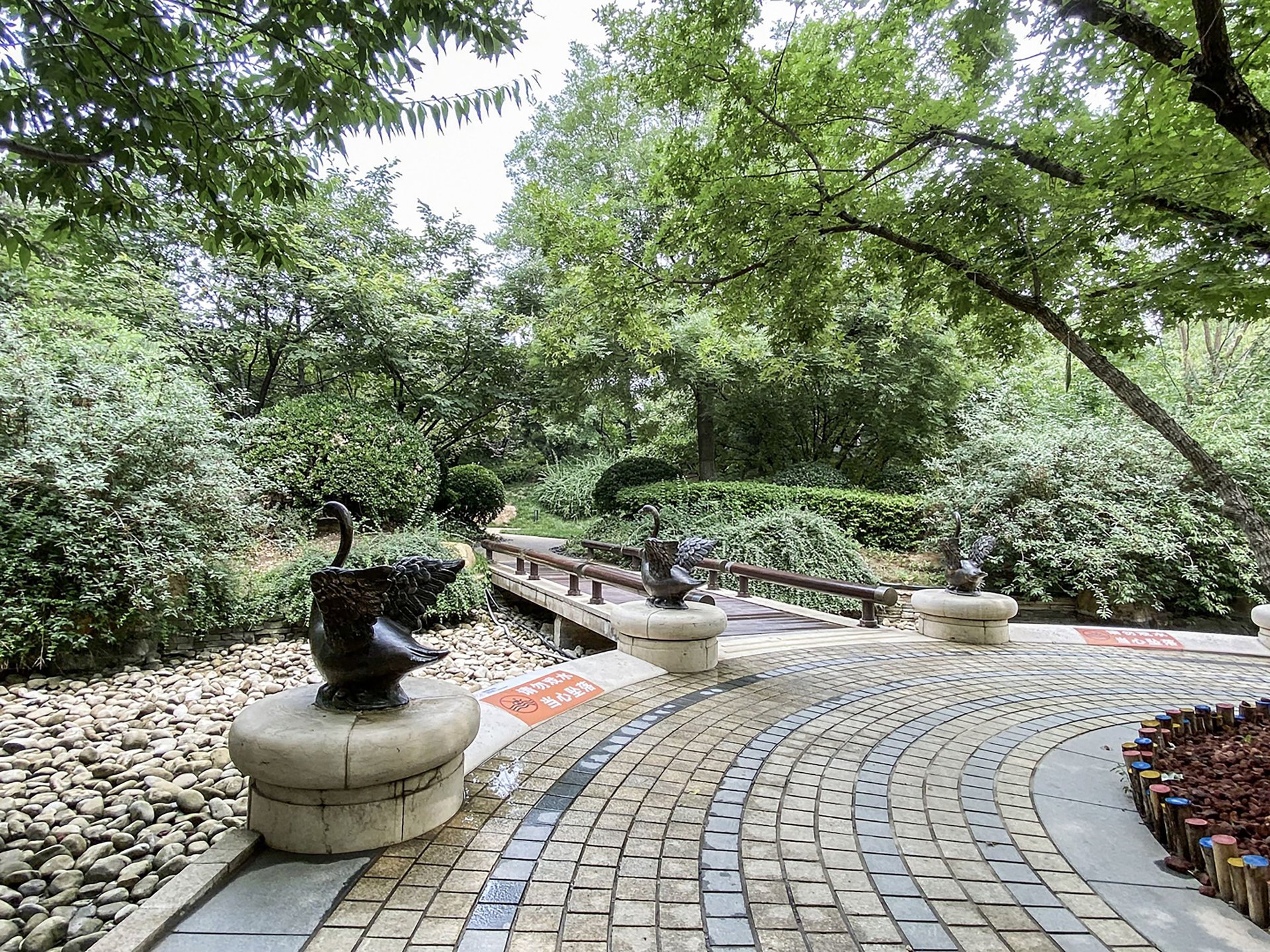 鸿坤林语墅 environment