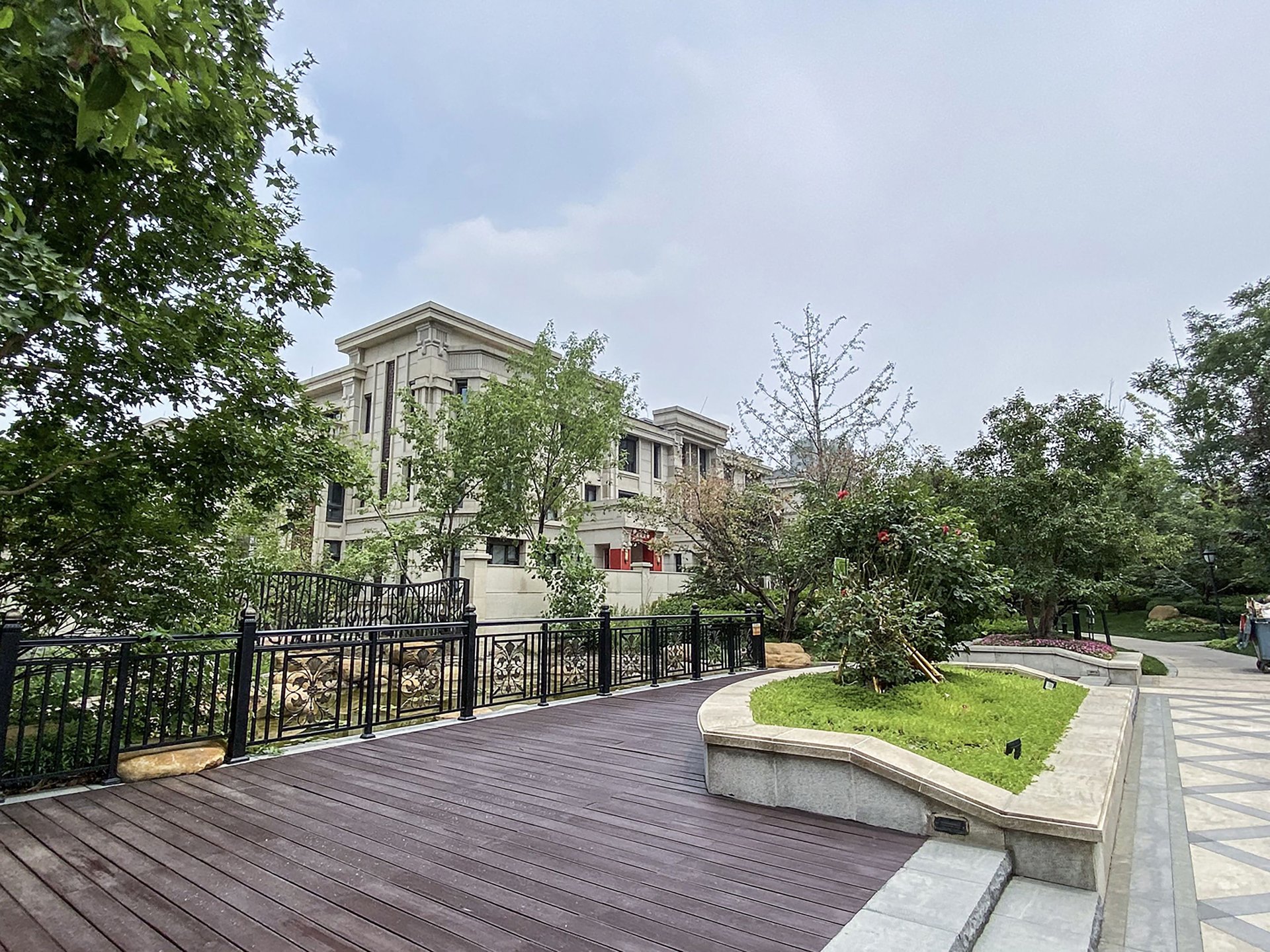 鸿坤林语墅 environment