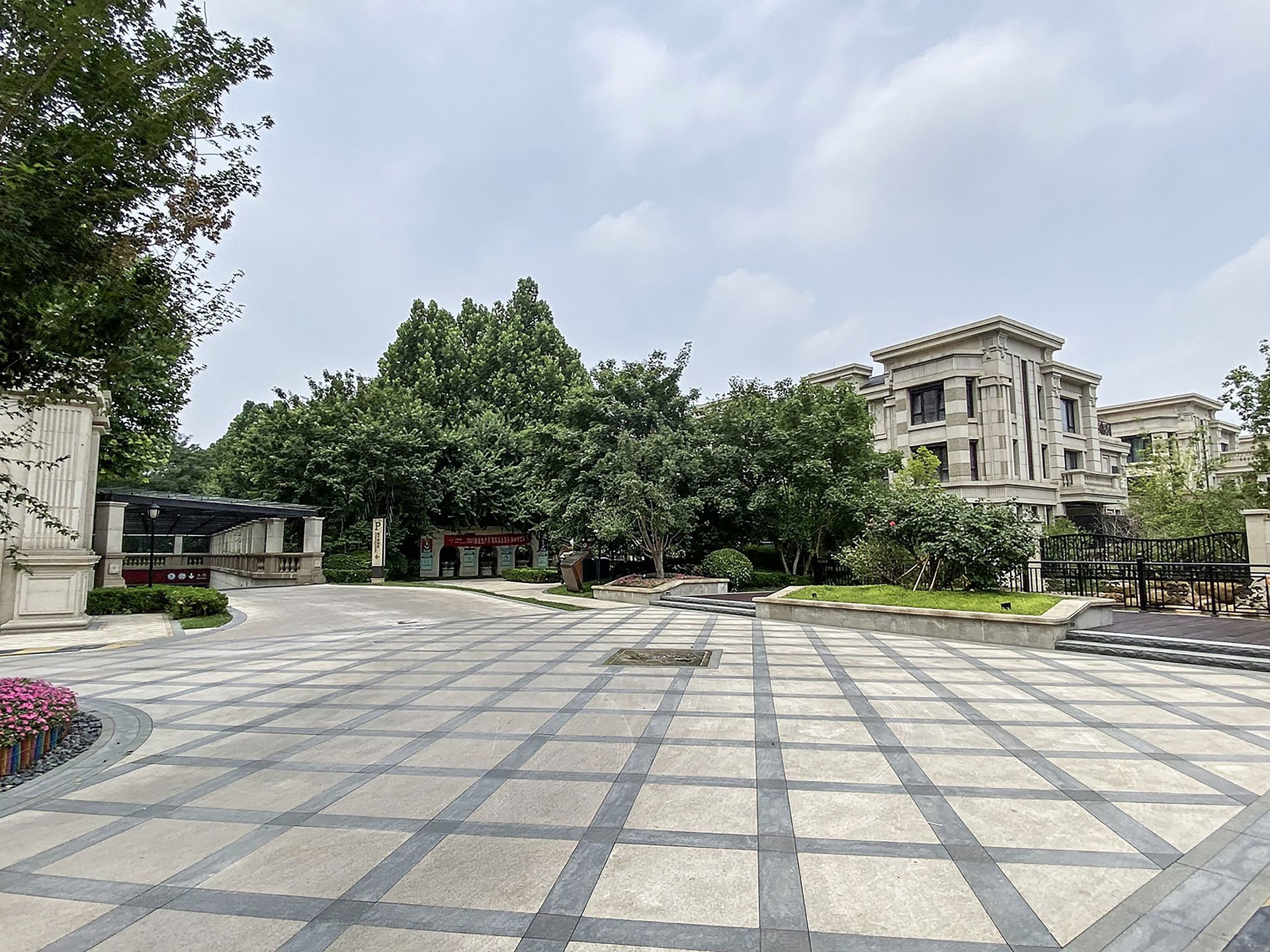 鸿坤林语墅 environment