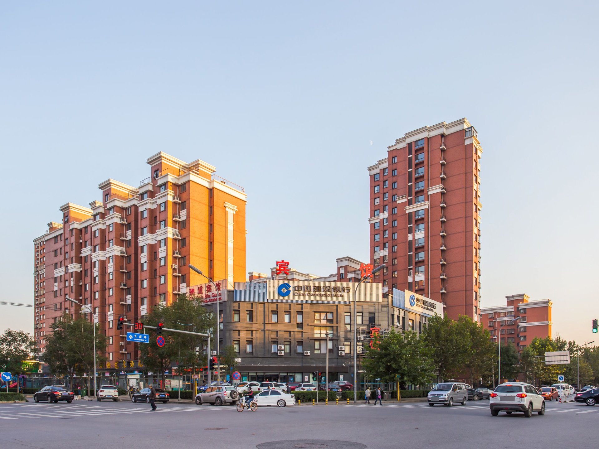 鸿坤理想城派郡20号院 environment
