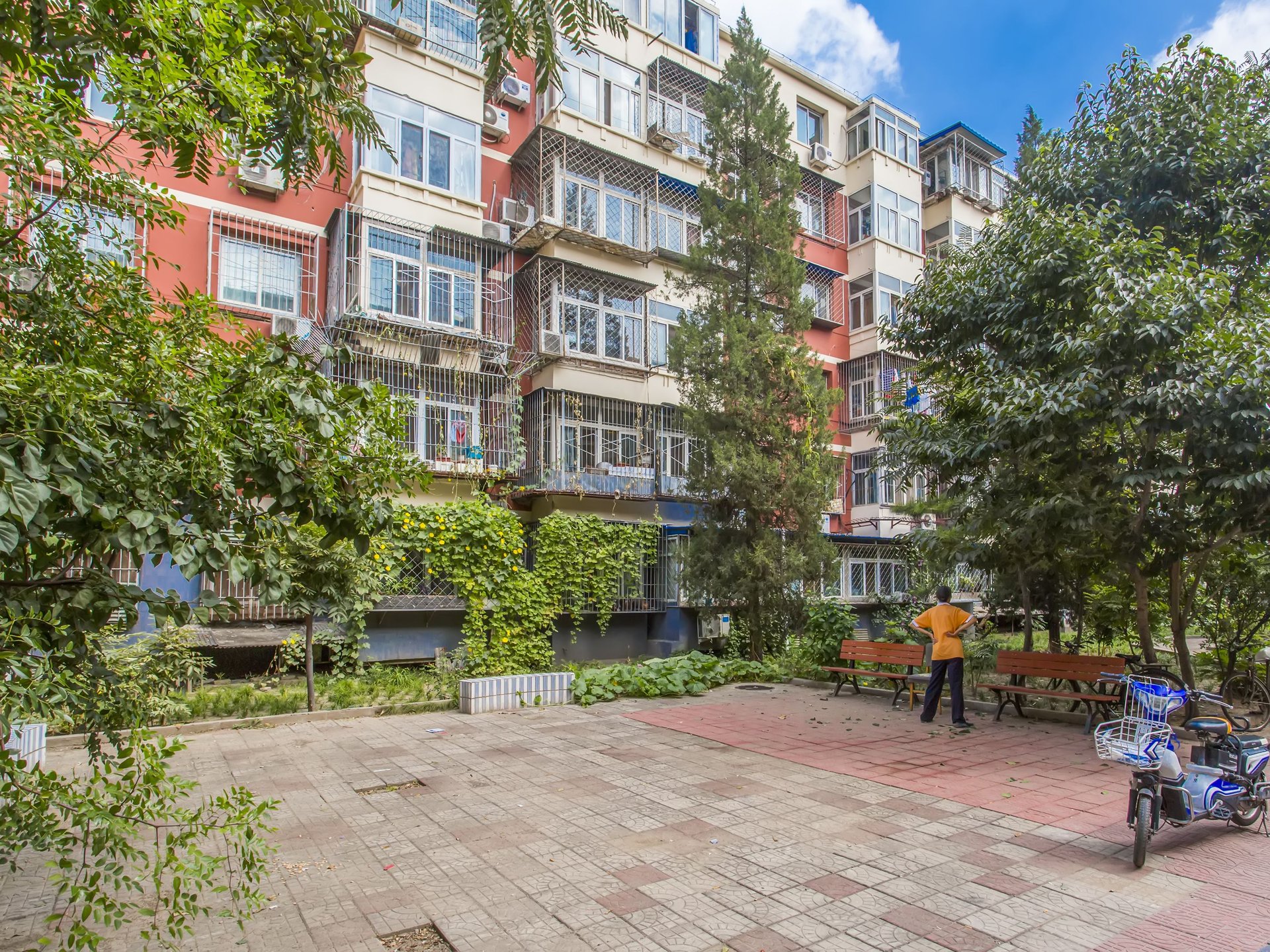 红莲中里 environment