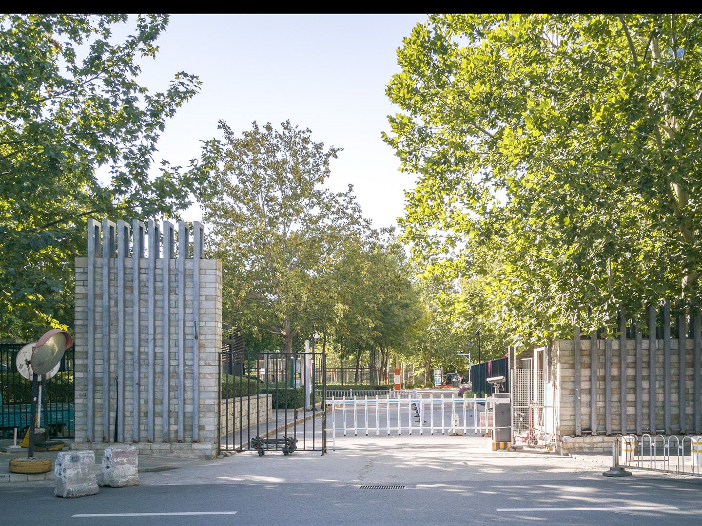 后现代城D区 environment