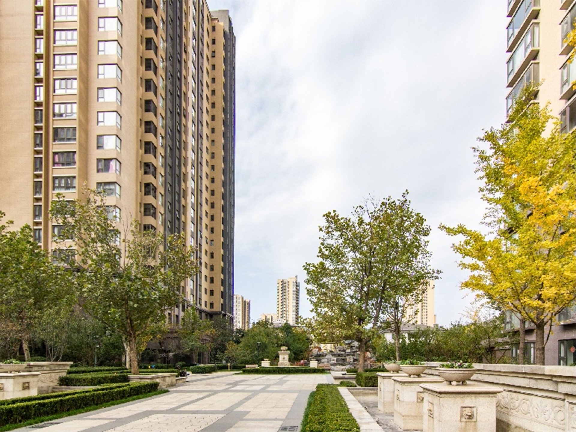 华贸城 environment