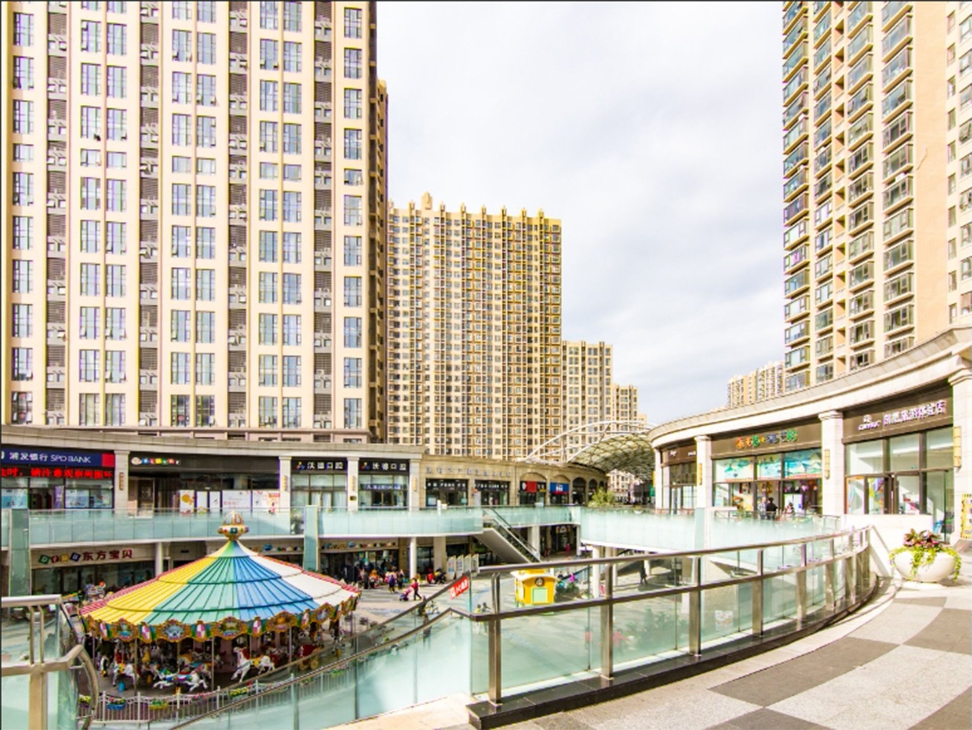 华贸城 environment