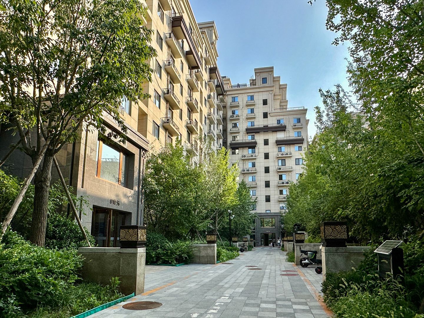 华业玫瑰东筑 environment