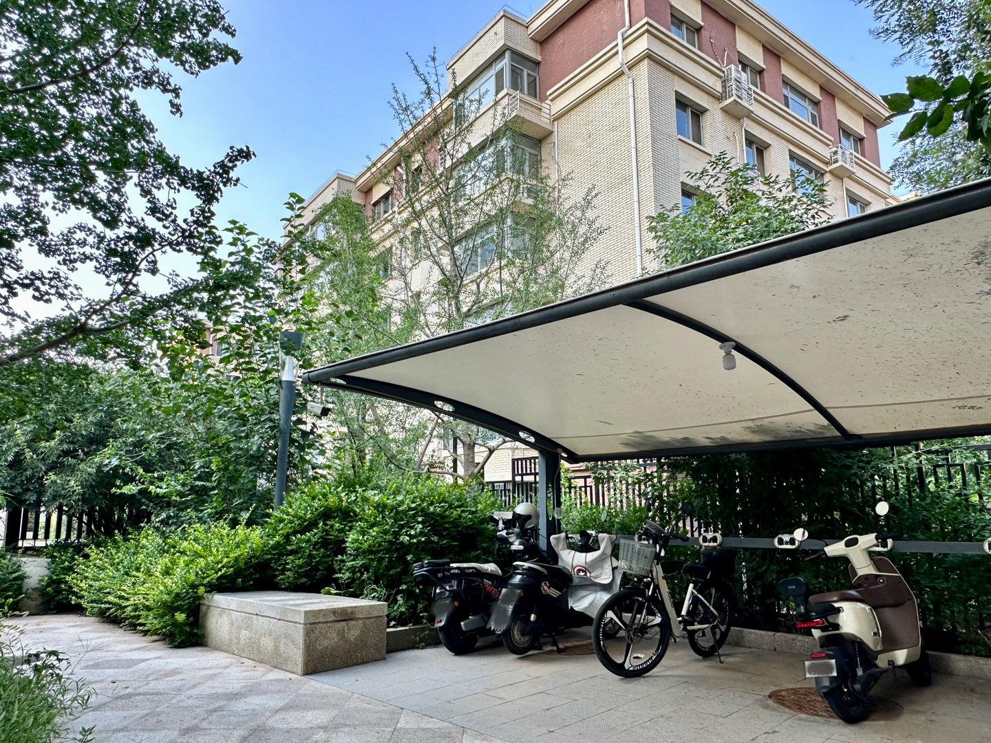 华业玫瑰东筑 environment