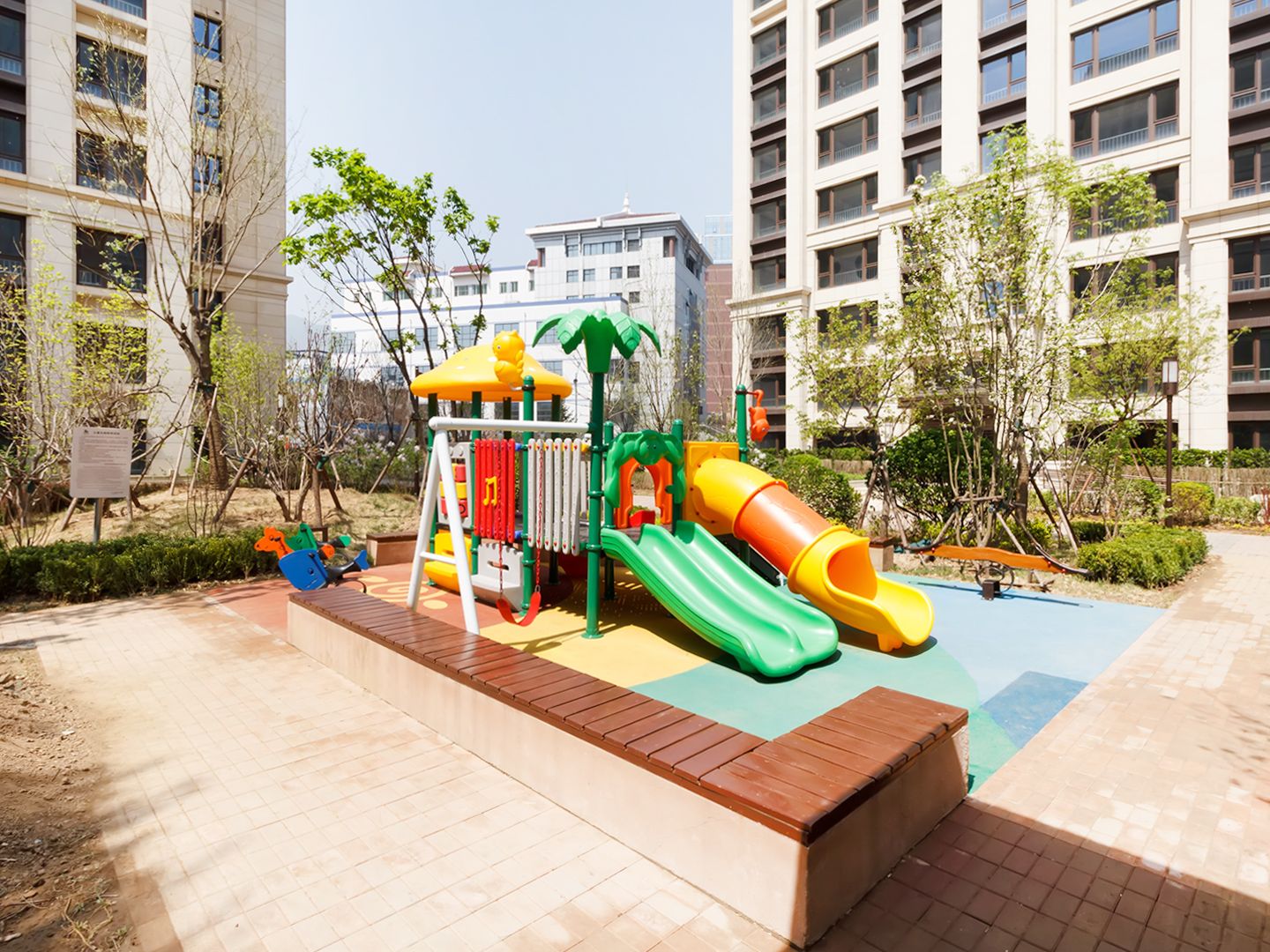 华远裘马四季 environment