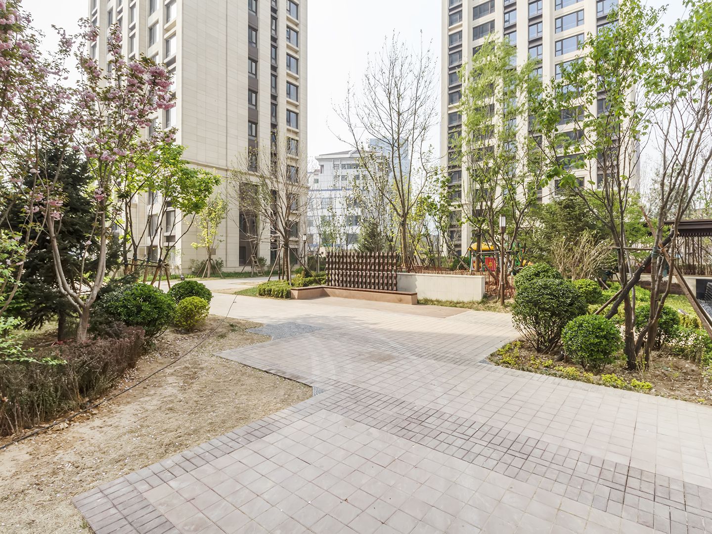 华远裘马四季 environment