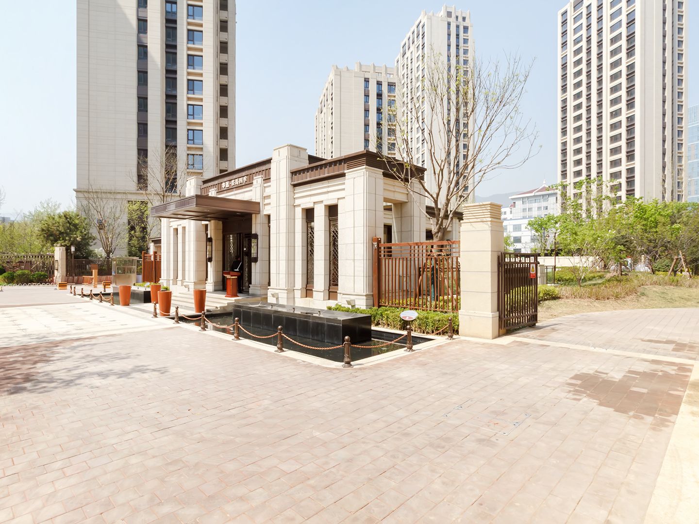 华远裘马四季 environment