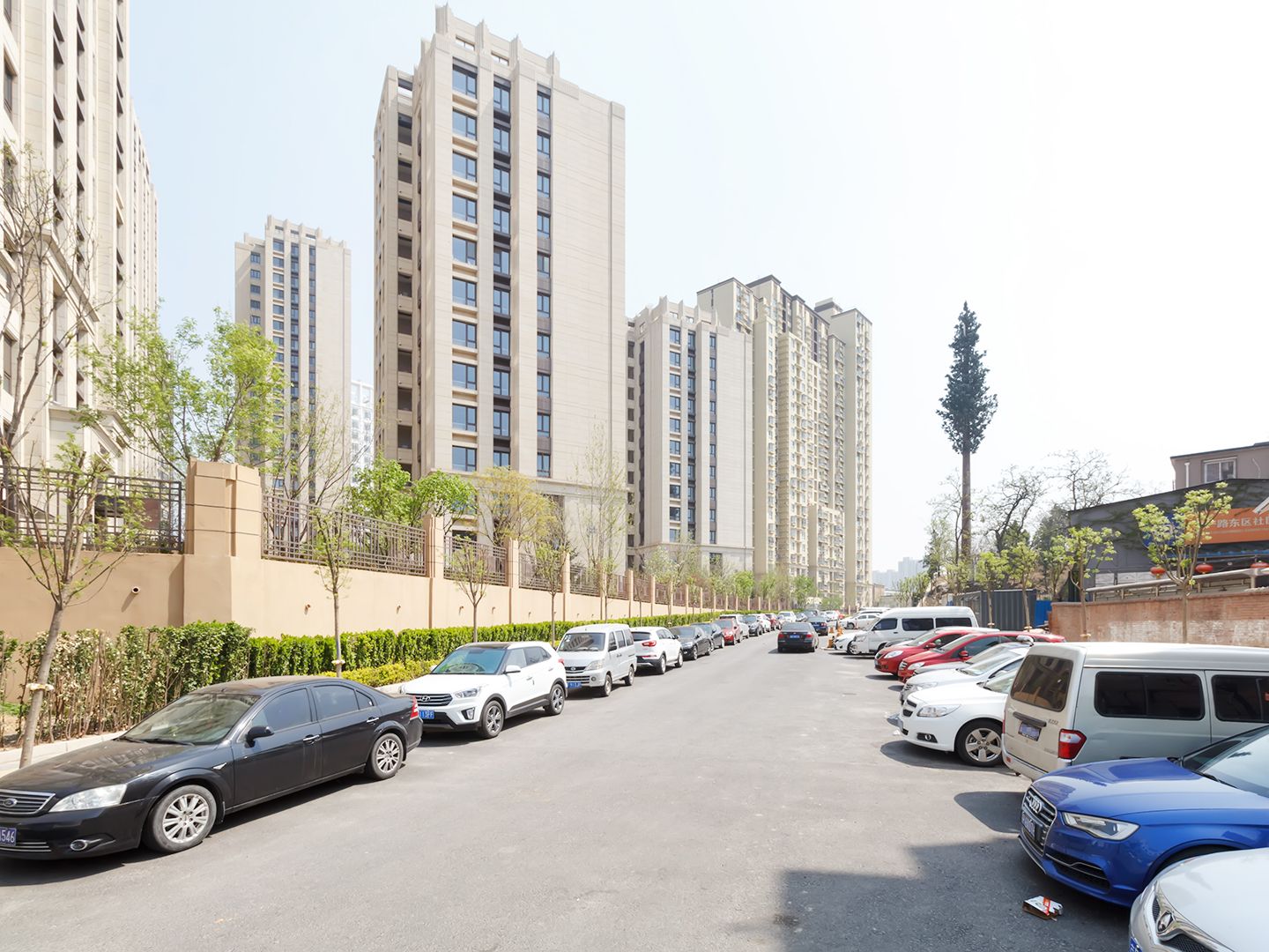 华远裘马四季 environment