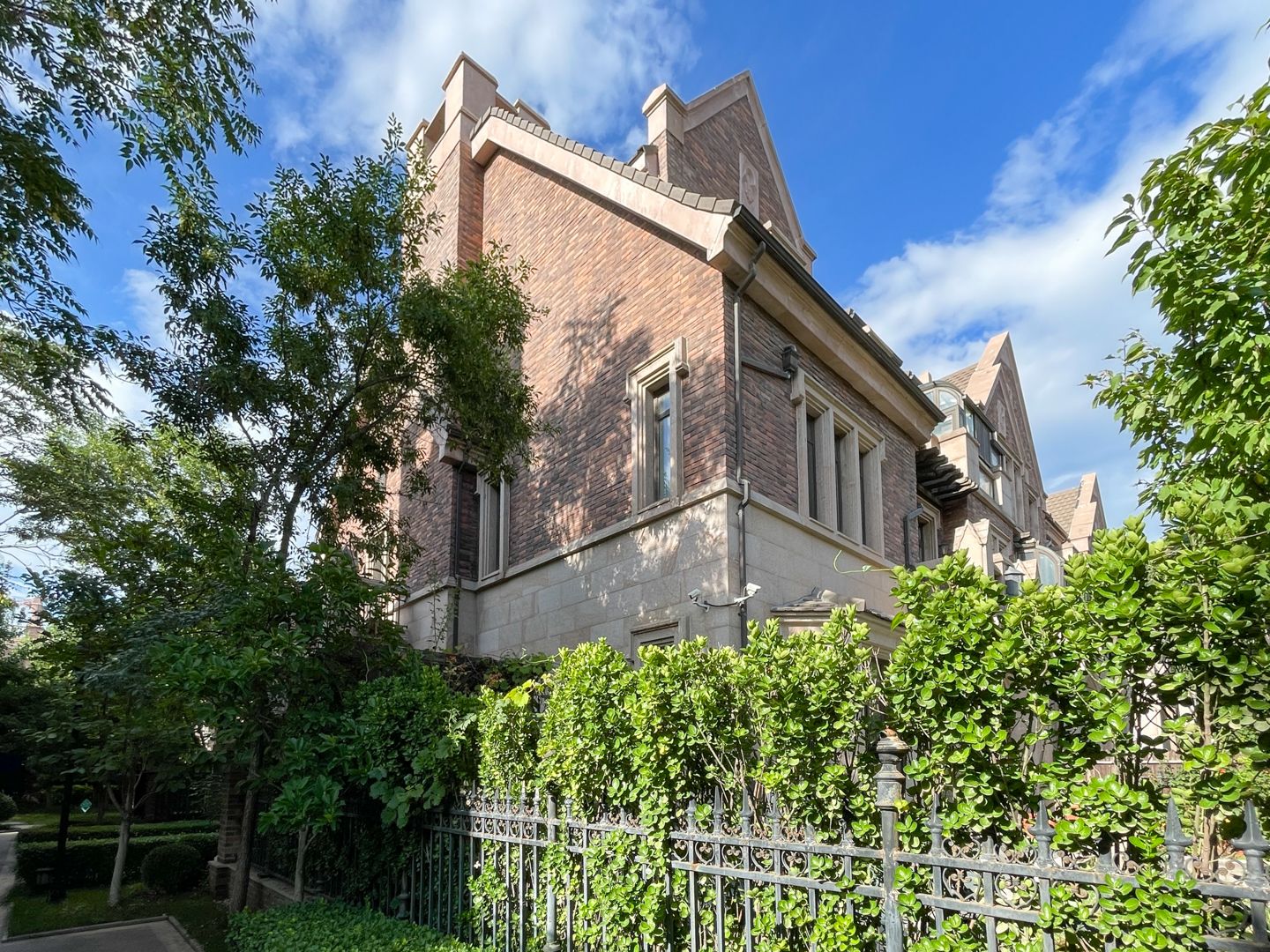 京基鹭府 environment