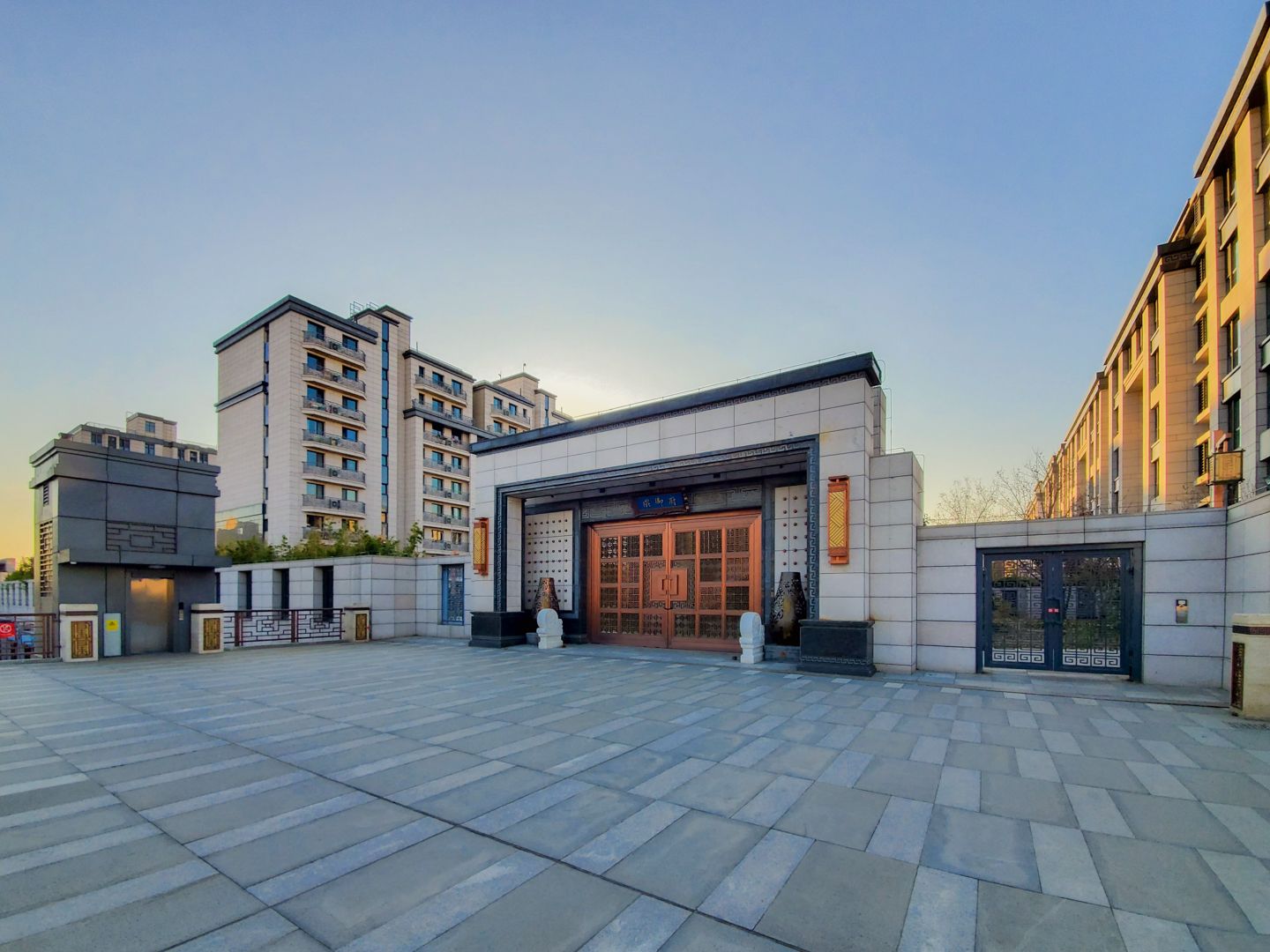 京投银泰琨御府 environment