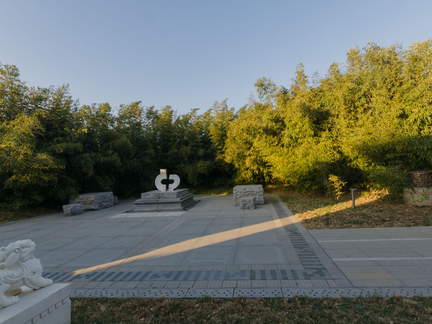 京投银泰琨御府 environment