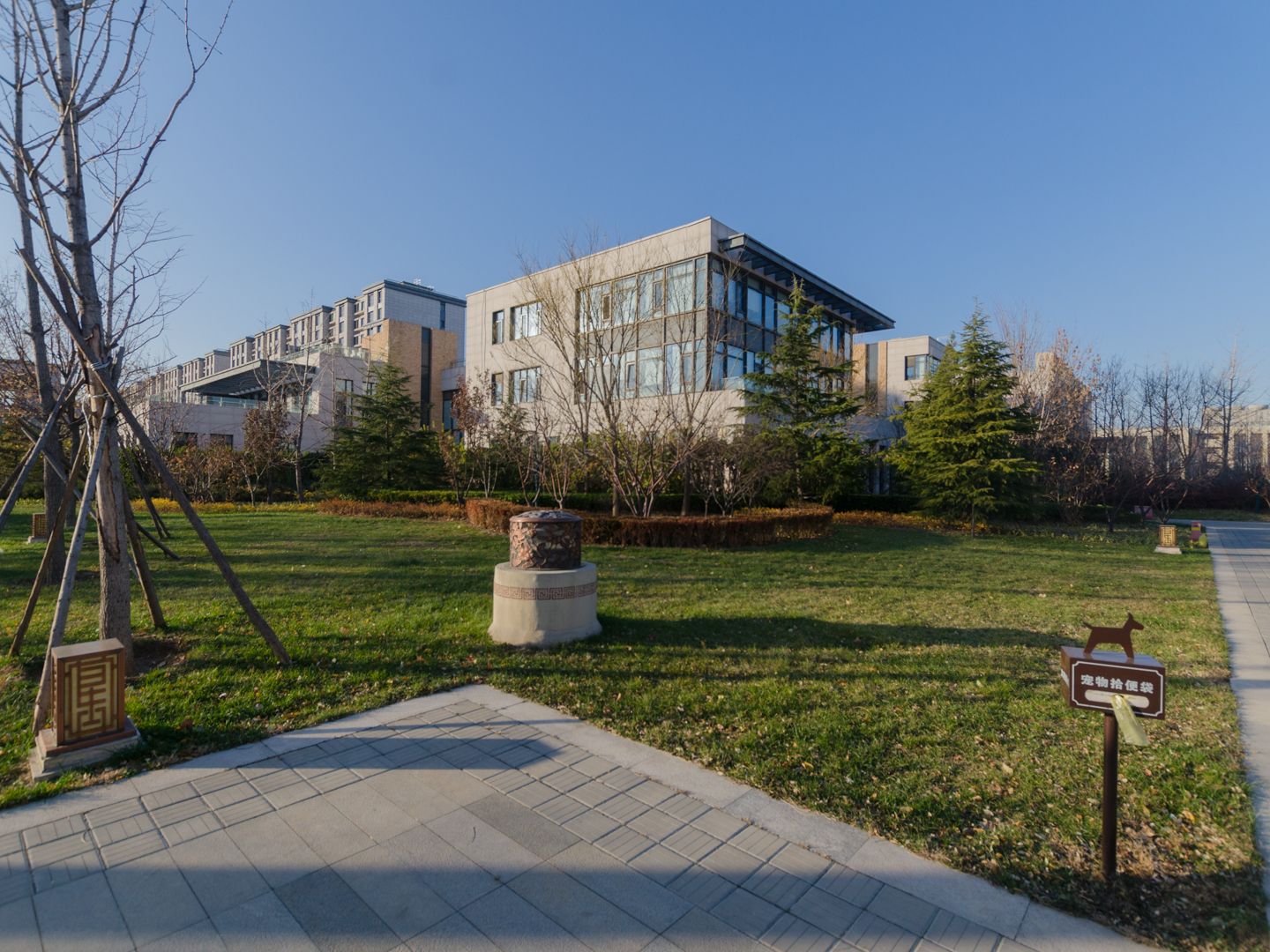 京投银泰琨御府 environment