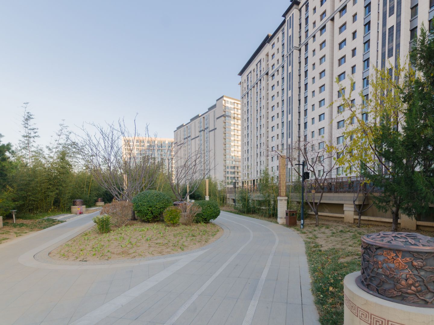 京投银泰琨御府 environment