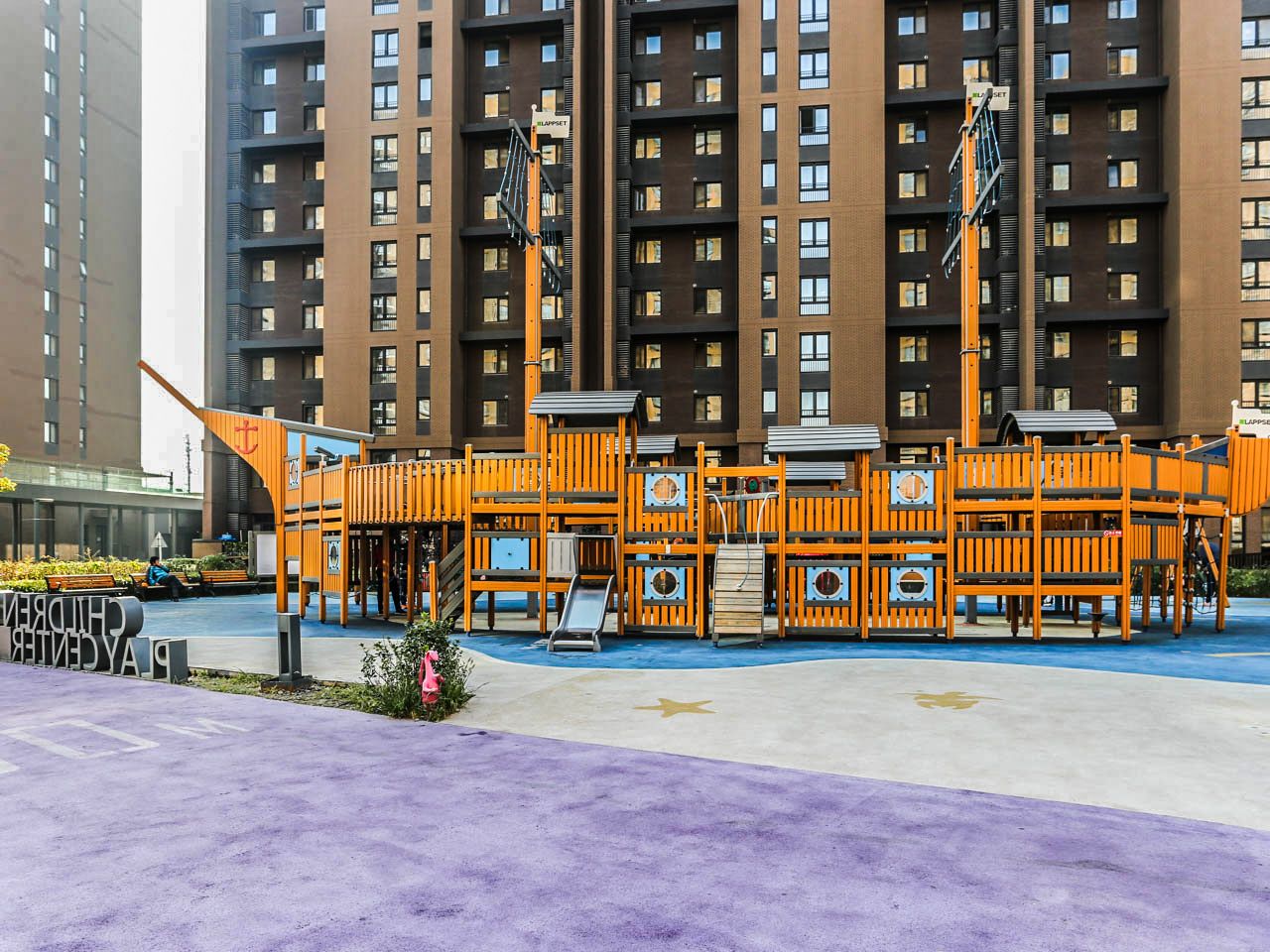 京投银泰万科西华府 environment