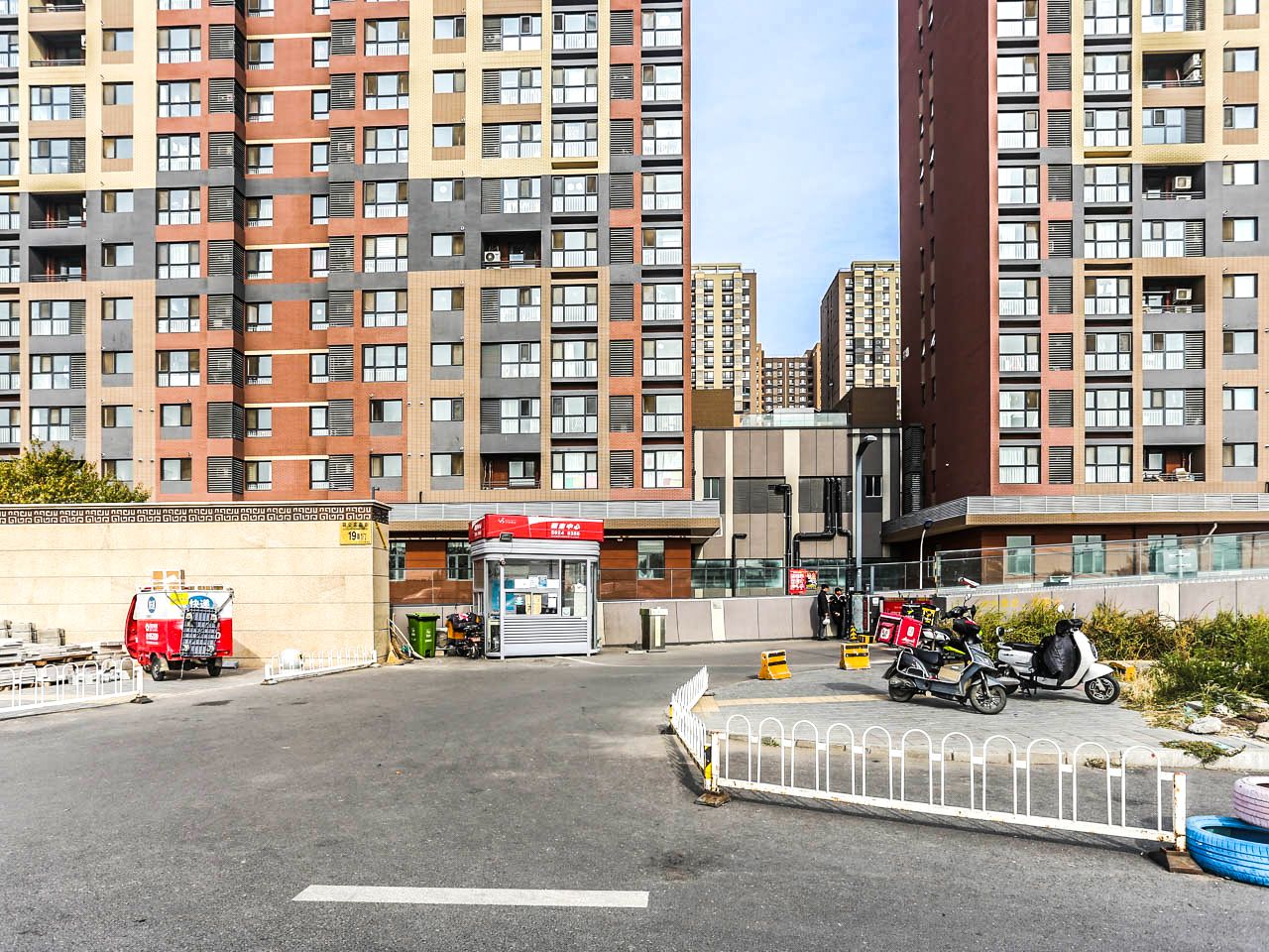 京投银泰万科西华府 environment